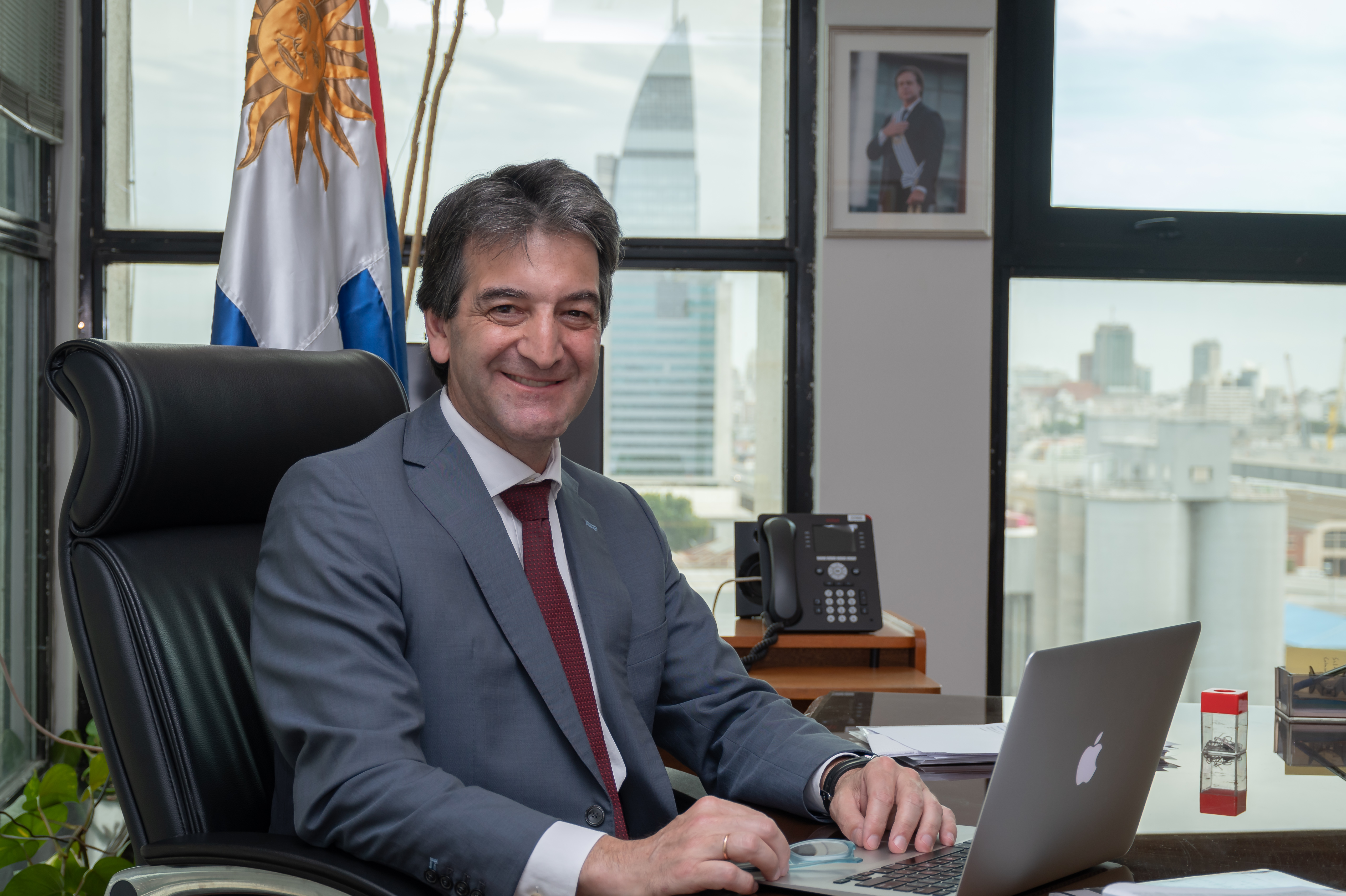 Vicepresidente Dr. Pablo Ferrari