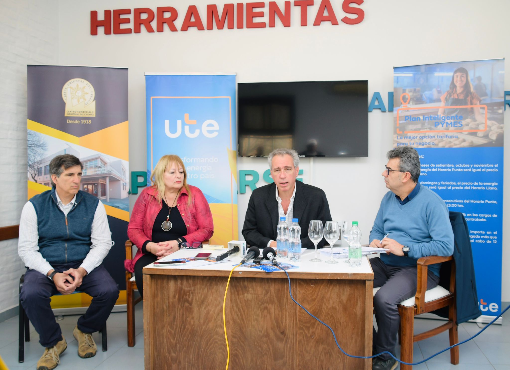 Lanzamiento del Plan Inteligente para PYMES en Soriano mediante conferencia de prensa