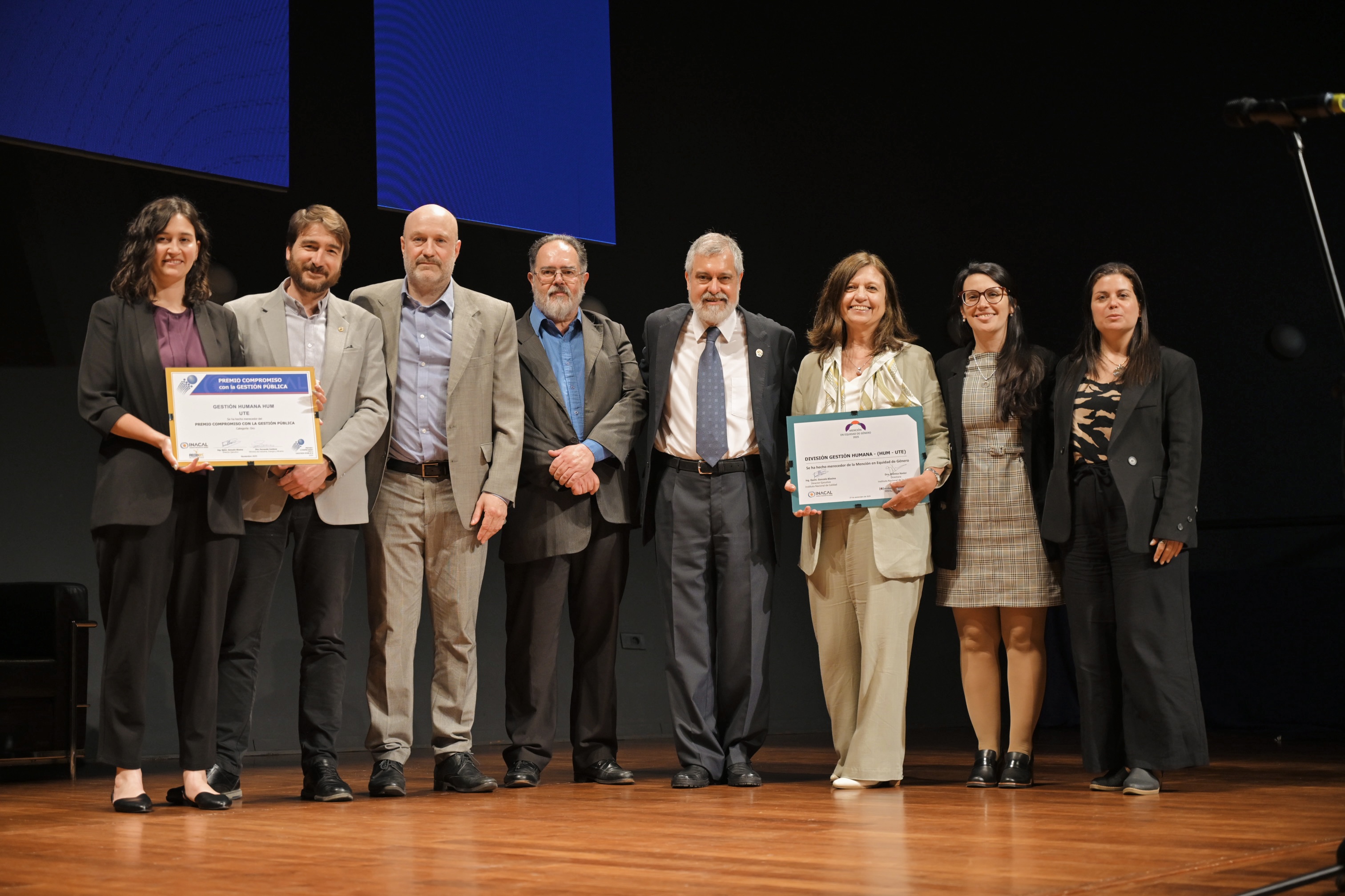 UTE recibió de INACAL el Premio Oro en la categoría Compromiso con la Gestión Pública y una Mención en Equidad de Género