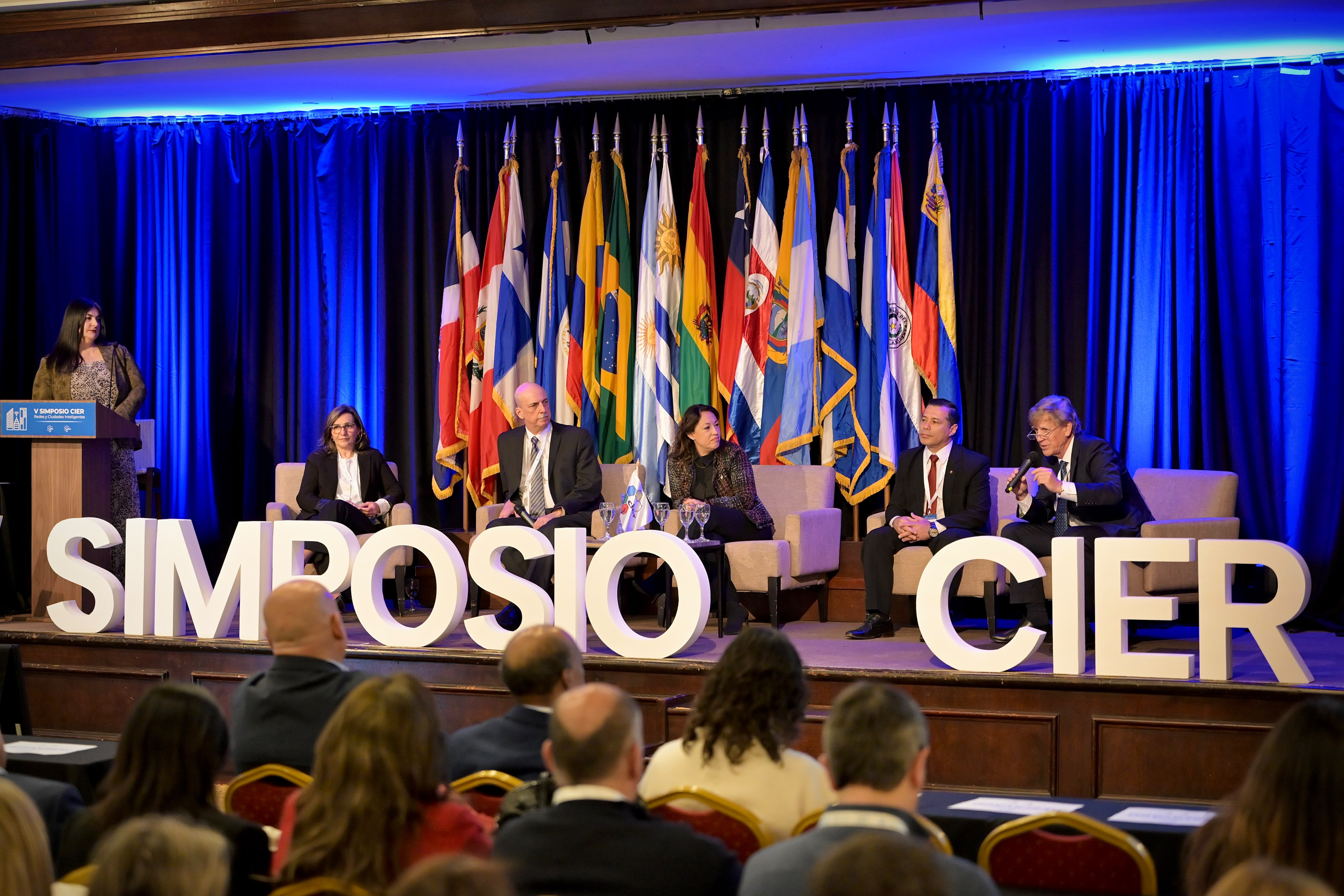 Comenzó el V Simposio CIER de Redes y Ciudades Inteligentes