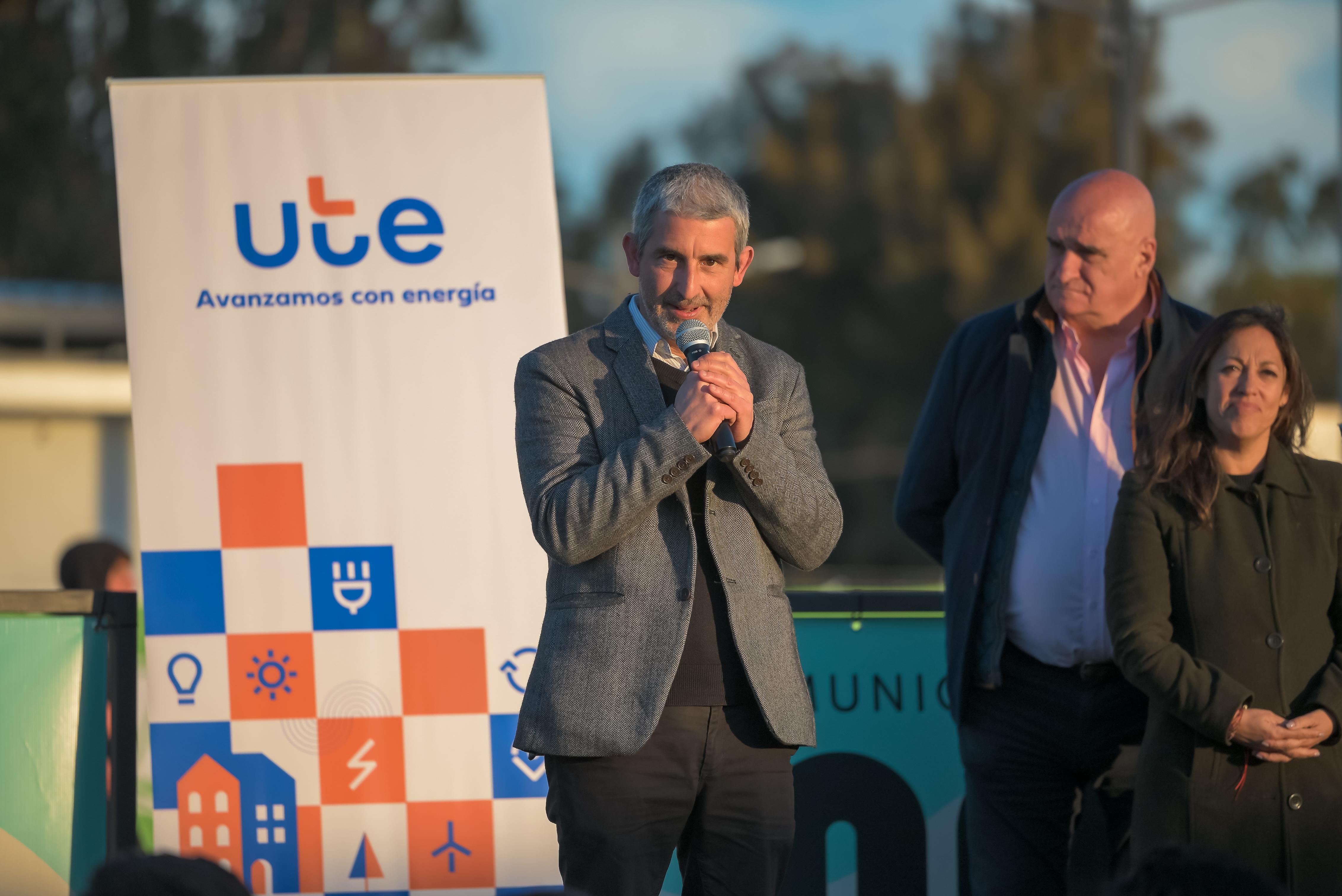 Iluminación cancha Club Monte Grande