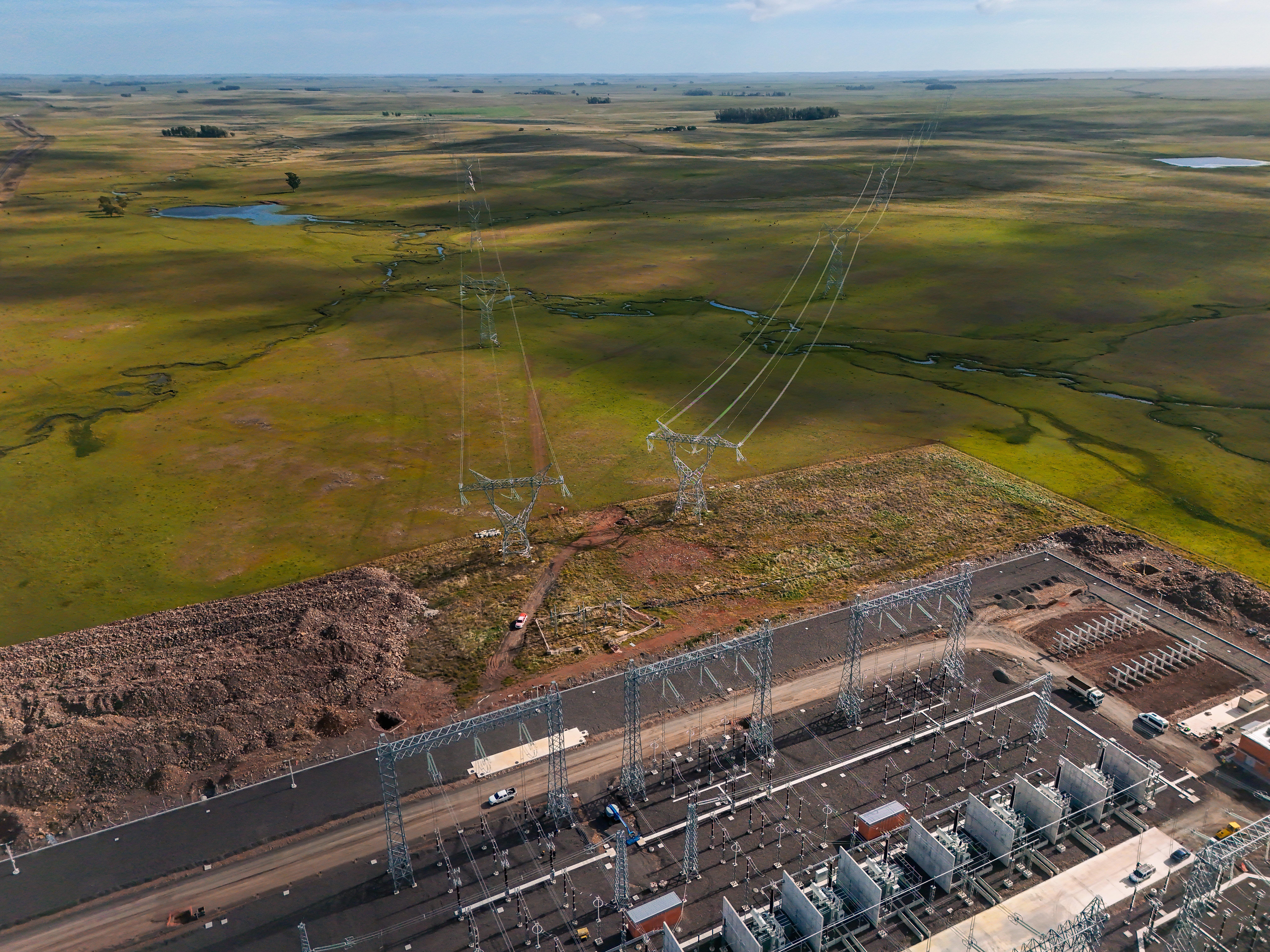 UTE energizó el primer tramo del Anillo Eléctrico del Norte de 500 kV 