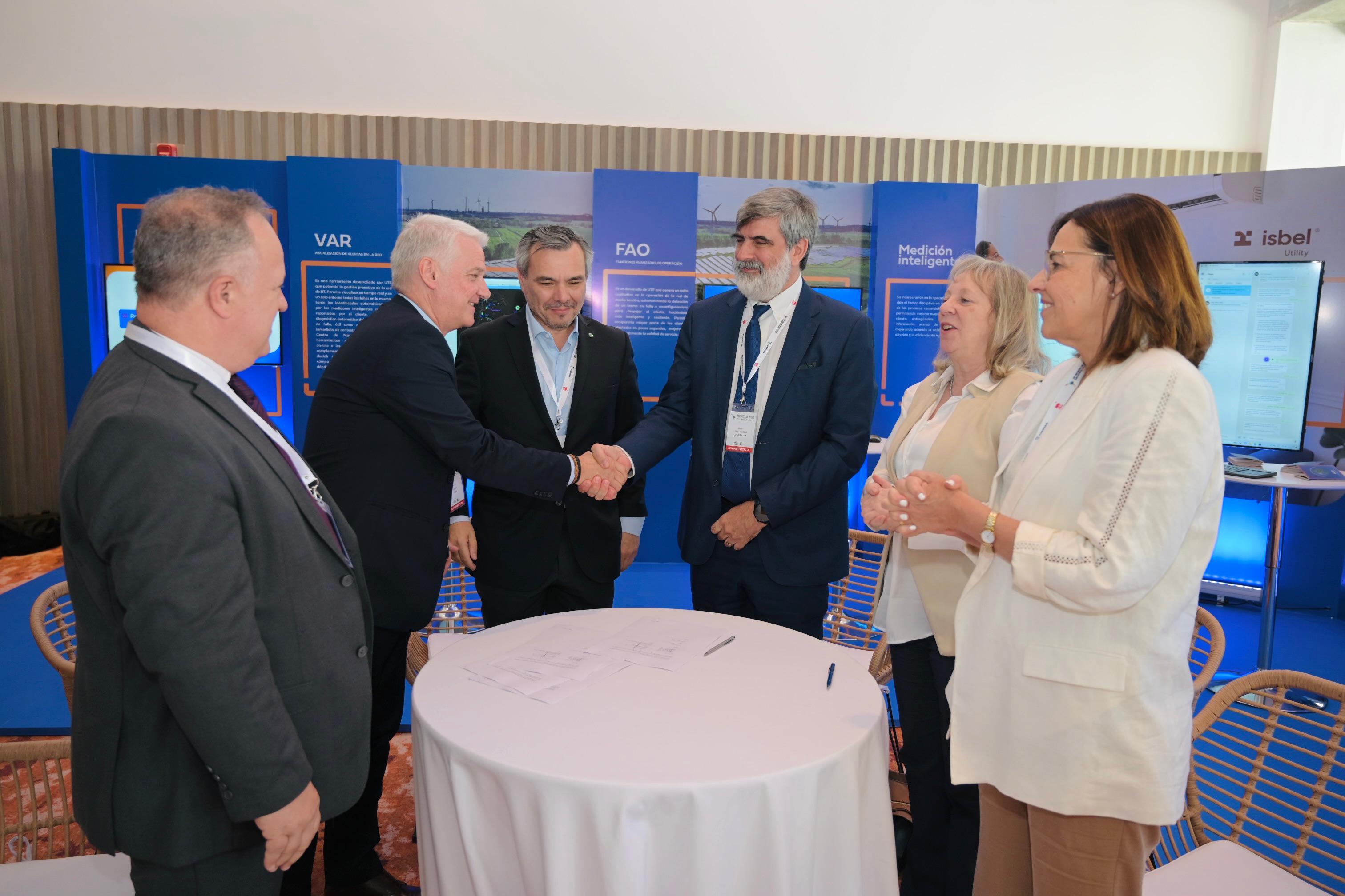 UTE CONEX firma Convenios fortaleciendo la colaboración regional en energía