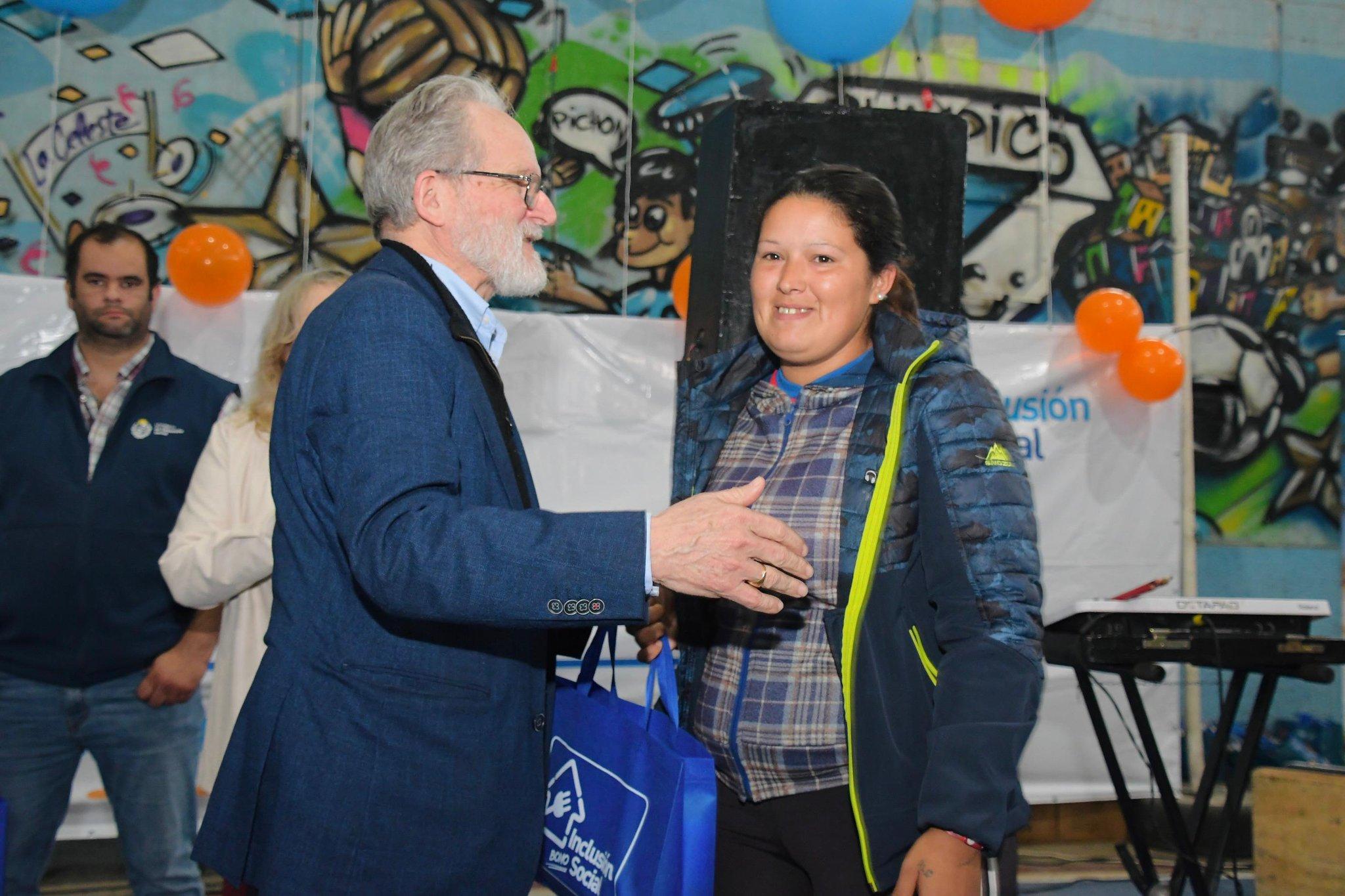 Inauguración de las obras de regularización del servicio eléctrico para 140 familias en el Barrio Cerro de la ciudad de Mercedes