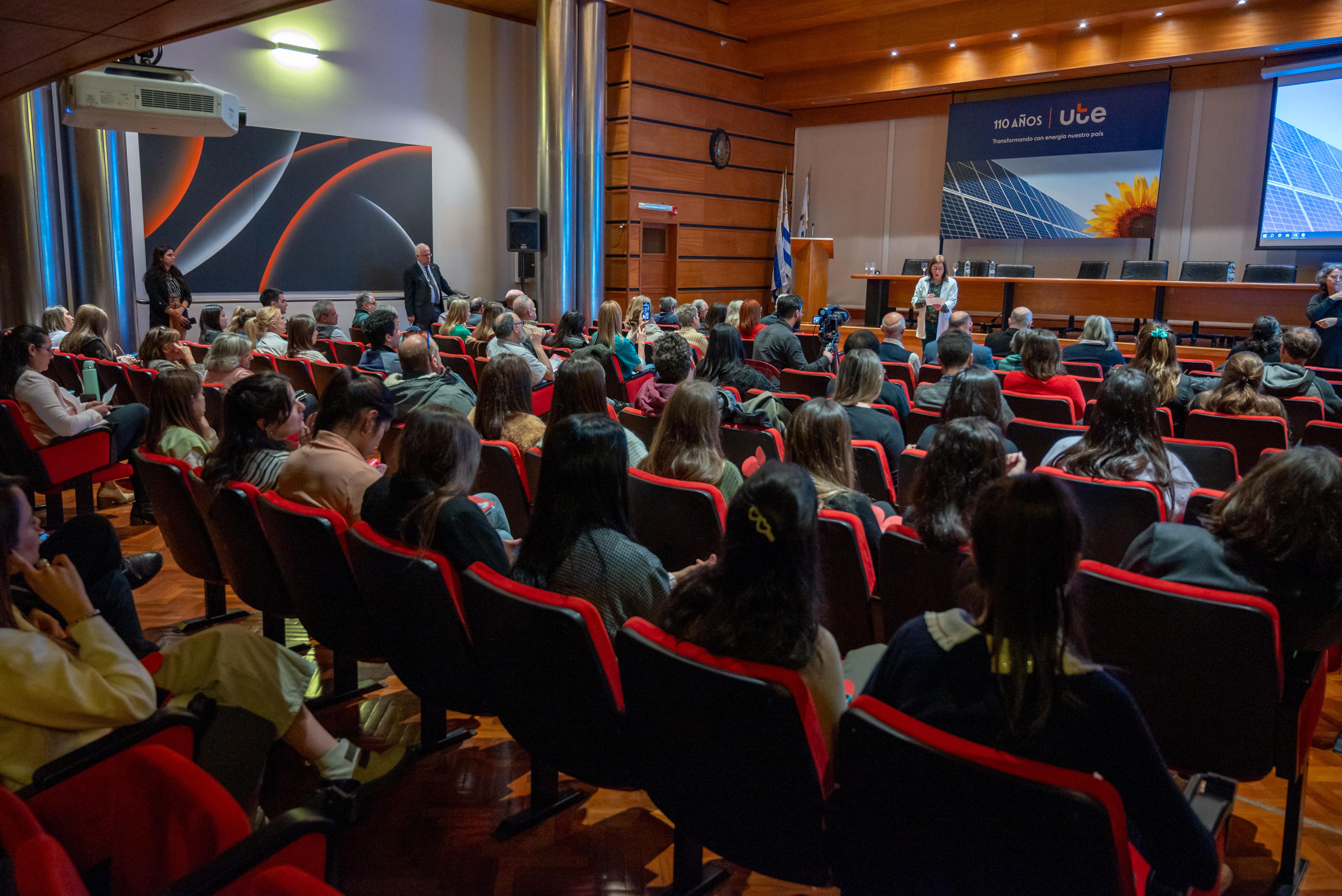 Conferencia para funcionarios en el marco de las actividades programadas en adhesión a la 32° Semana del Corazón