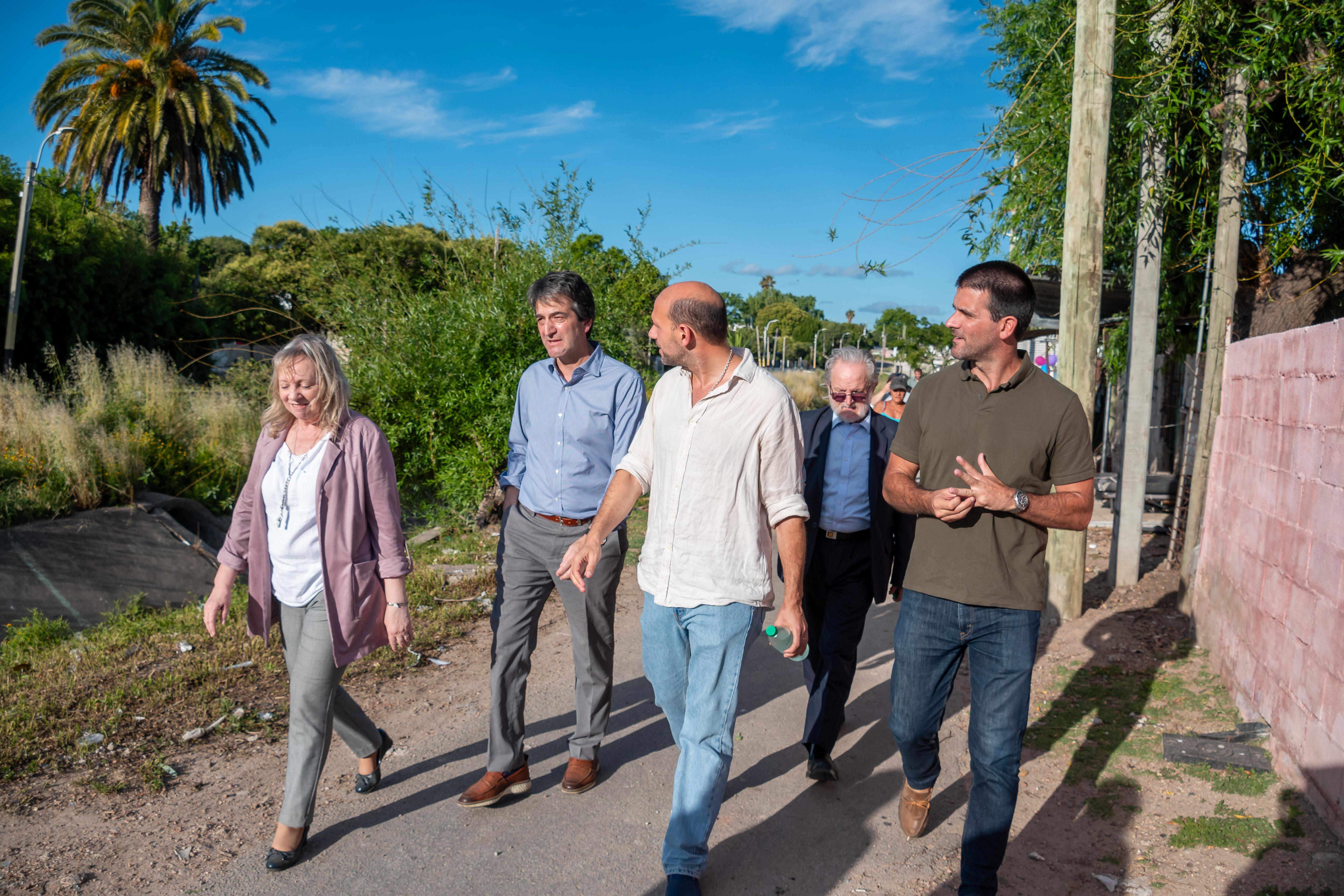 Inauguración de las obras de regularización del servicio eléctrico para 100 familias del Pasaje Suitex de Montevideo.