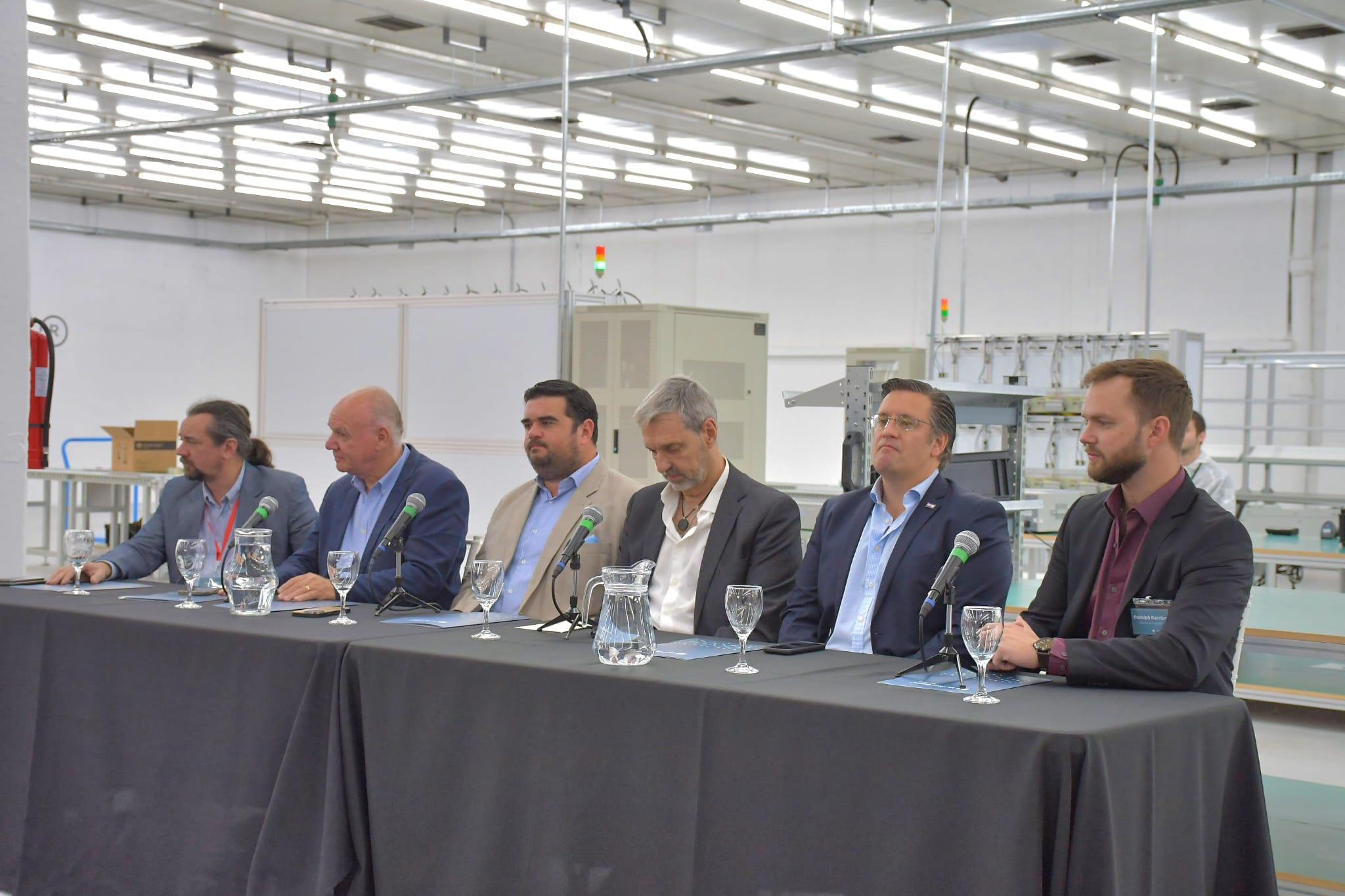 UTE presente en inauguración de fábrica de medidores inteligentes en Paysandú