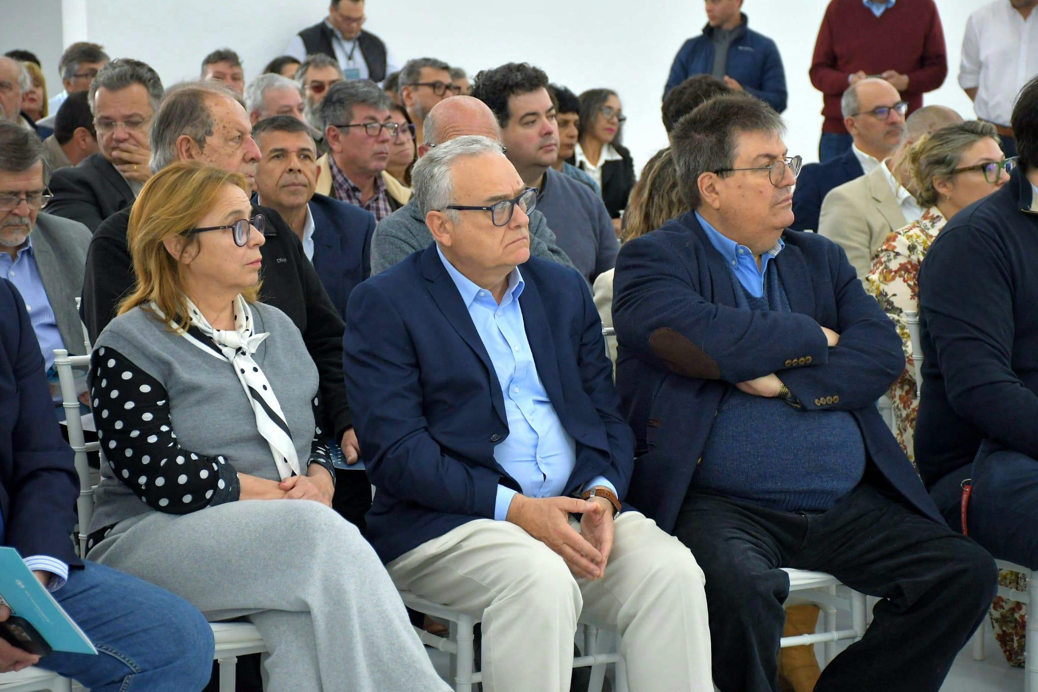 UTE presente en inauguración de fábrica de medidores inteligentes en Paysandú