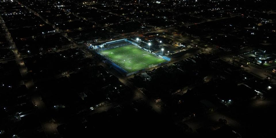 En el marco del convenio “Ilumina el Deporte”, UTE inauguró una nueva red lumínica en una cancha de fútbol. En esta oportunidad fue el turno del Estadio de Fútbol 11 &quot;Campeones de 1954 &quot; de la ciudad de Rocha.