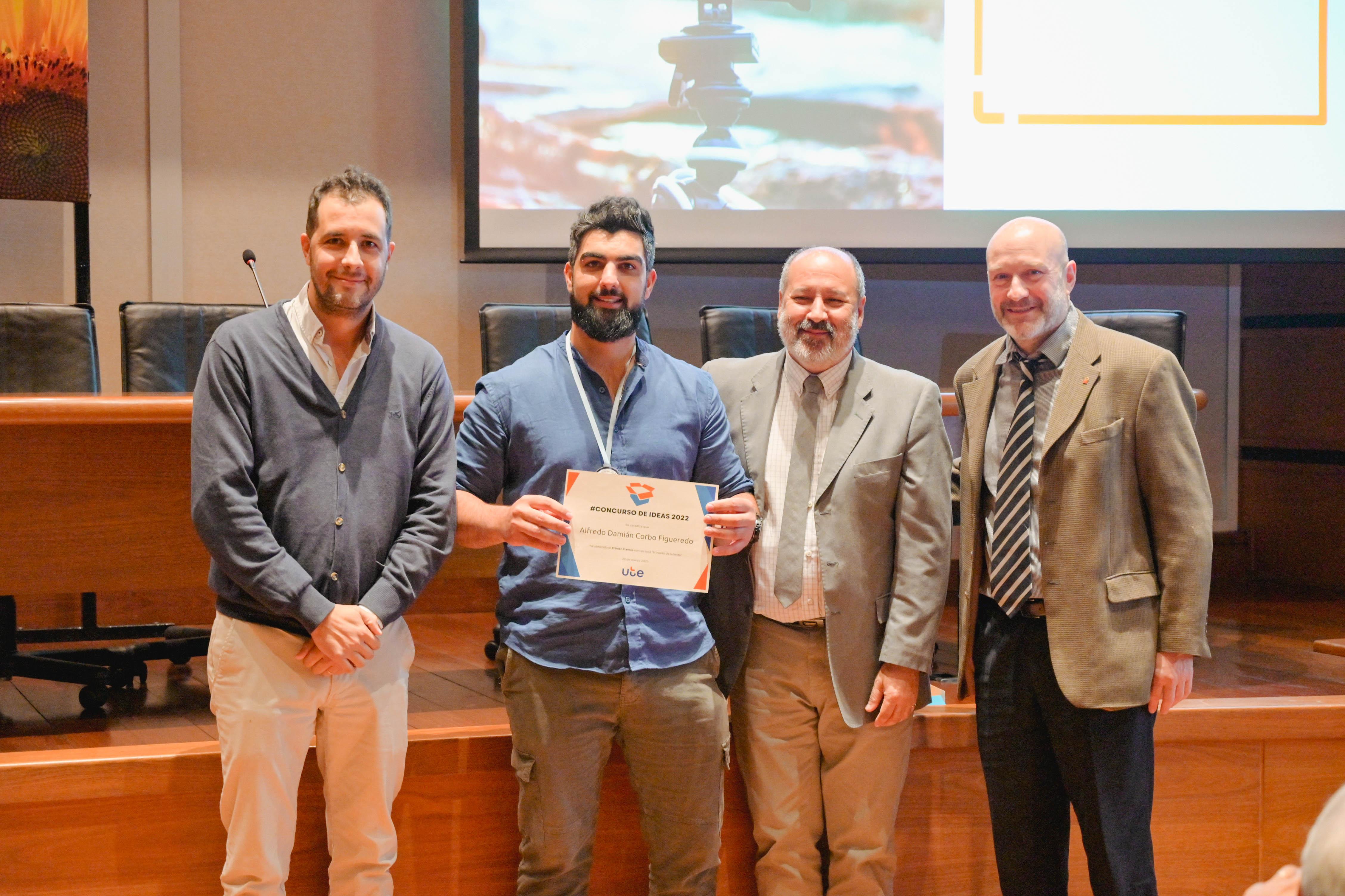 Ganador del Concurso con la propuesta "A través de la lente"