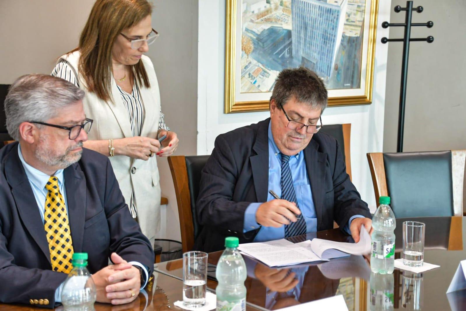 UTE y el Consorcio HDEC-KPS-HDC extendieron contrato por servicio de Operación y Mantenimiento de la Central Térmica de Ciclo Combinado de Punta del Tigre