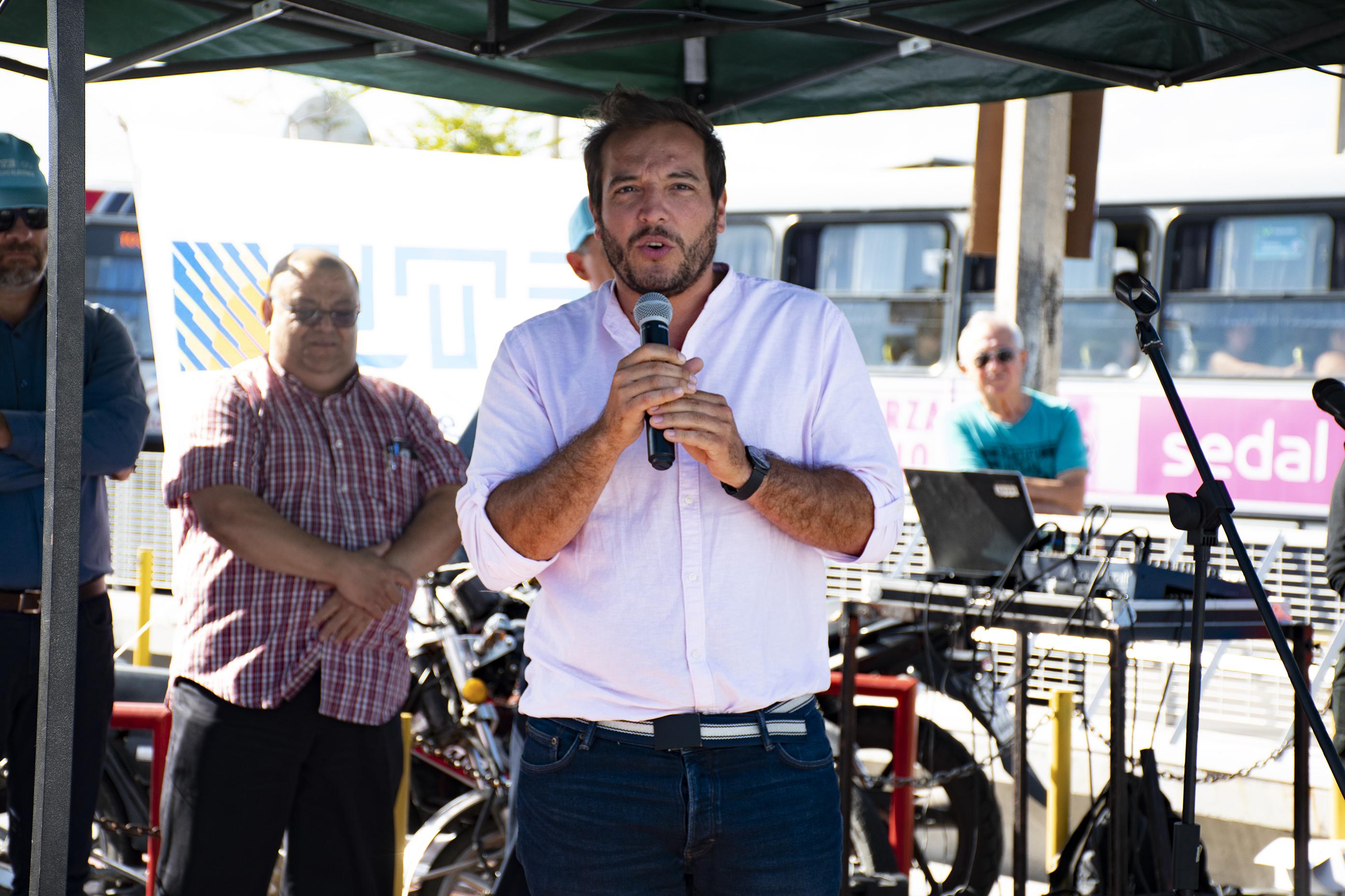 Intendente de Montevideo en el acto inaugural del Nuevo Centro de Carga 