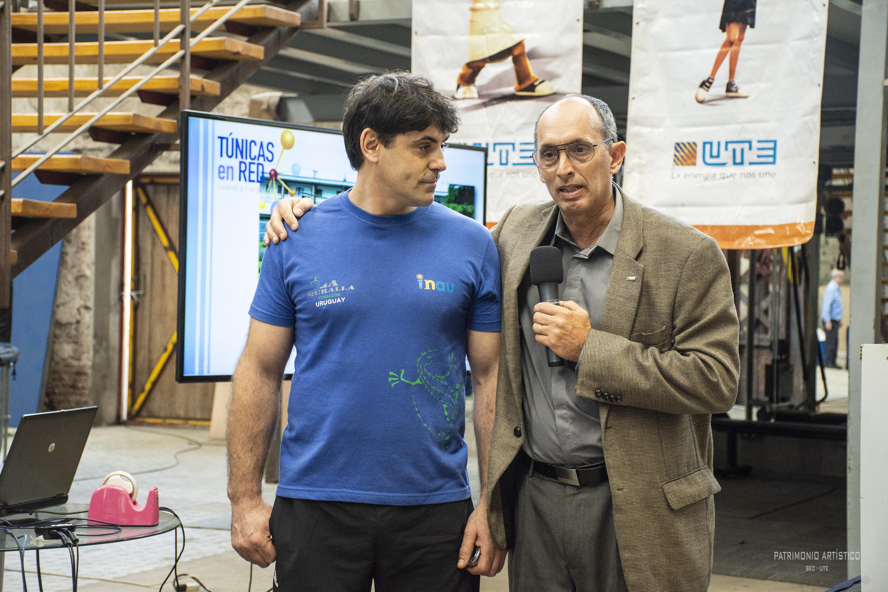 El presidente de UTE, Gonzalo Casaravilla junto al director de La Muralla, Pablo Turielle