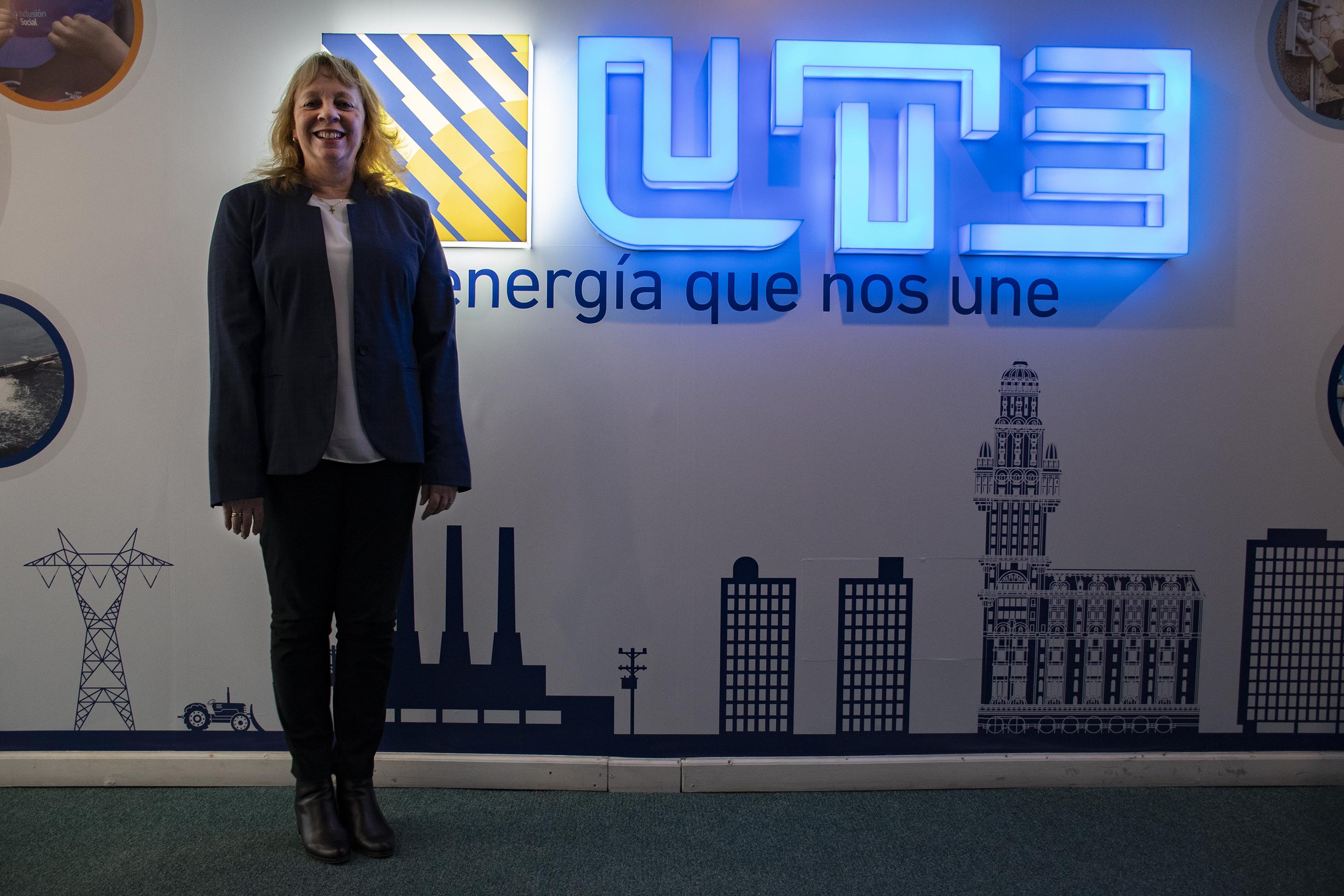 Presidenta de UTE en el Stand Institucional de la empresa