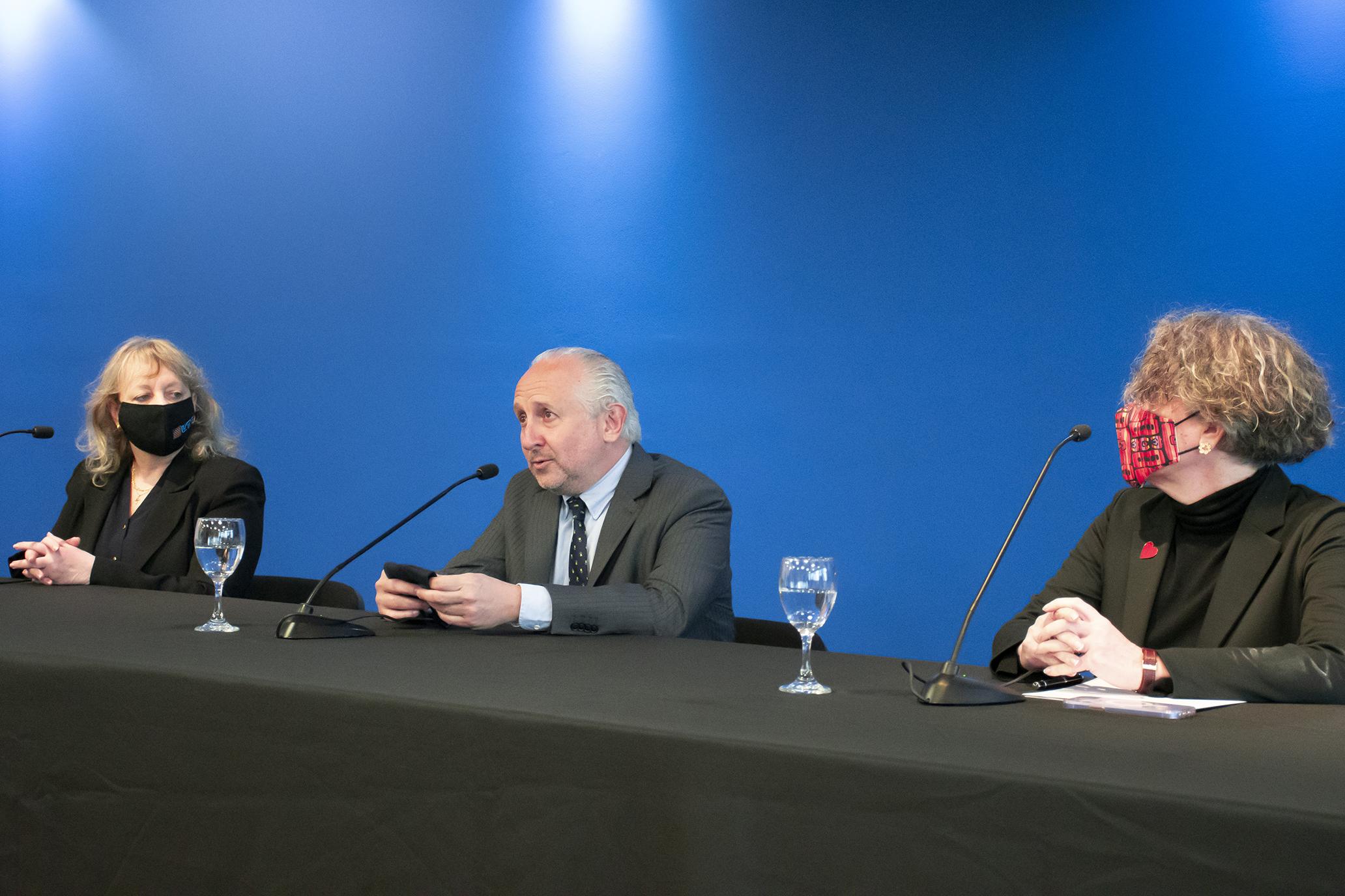 Presidenta de UTE Silvia Emaldi, Ministro de Educación y Cultura Pablo Da Silveira y Directora de Cultura del MEC Mariana Wainstein