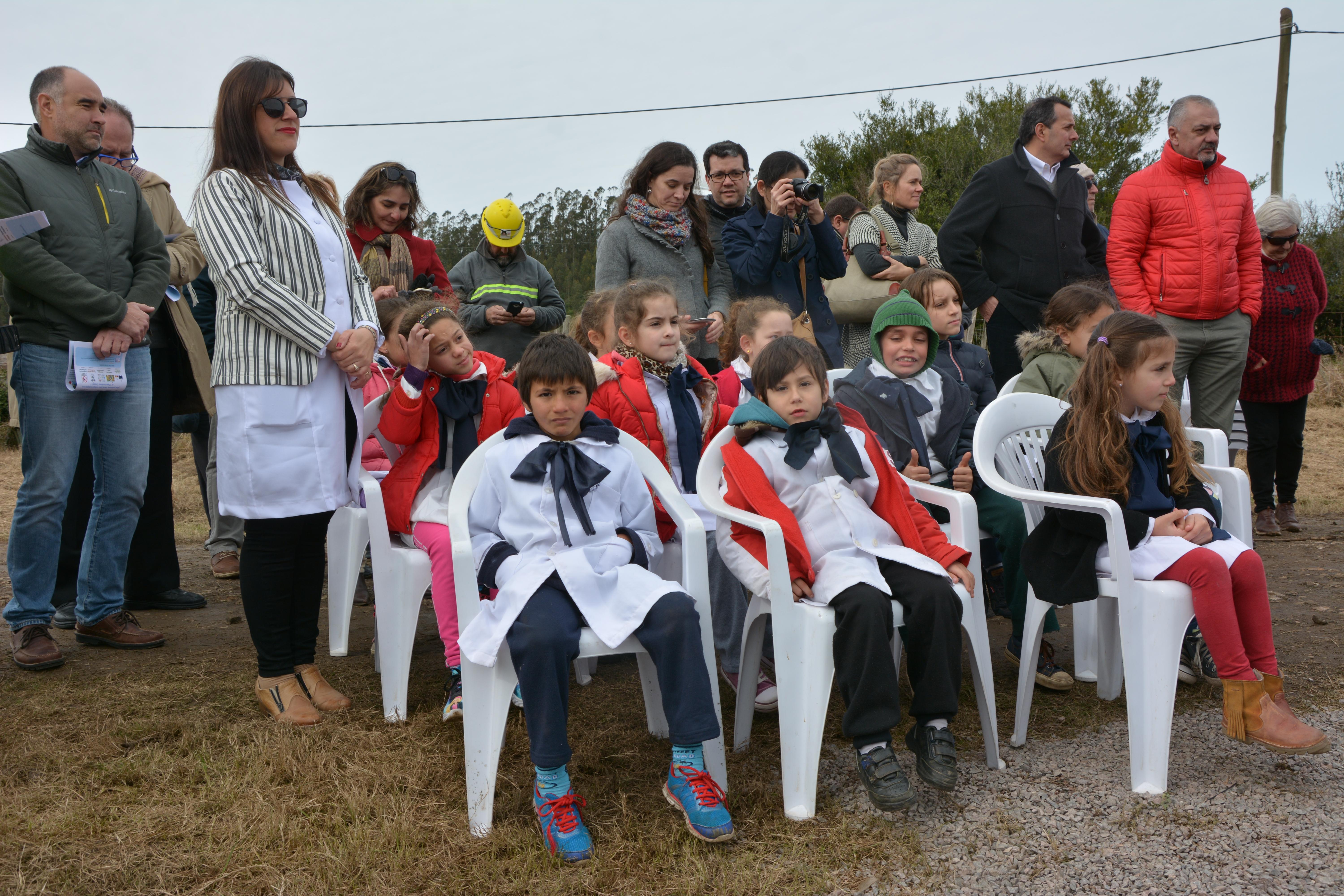 Alumnos de la Escuela N° 88, ubicada en el Parque de Vacaciones UTE-ANTEL