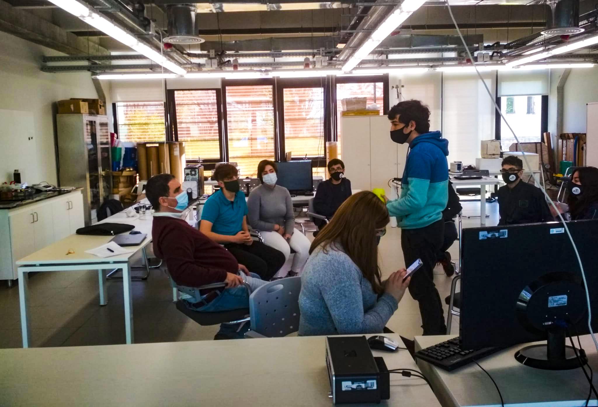 Participantes del evento Hackatón Big Bang 2021