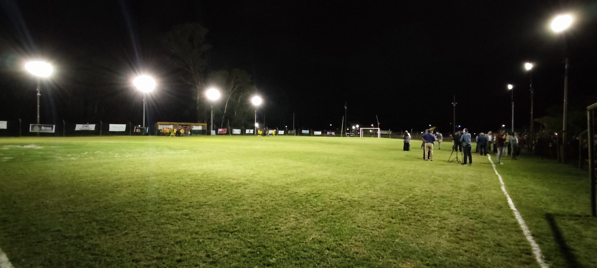 La cancha de Atlántida Juniors iluminada a pleno