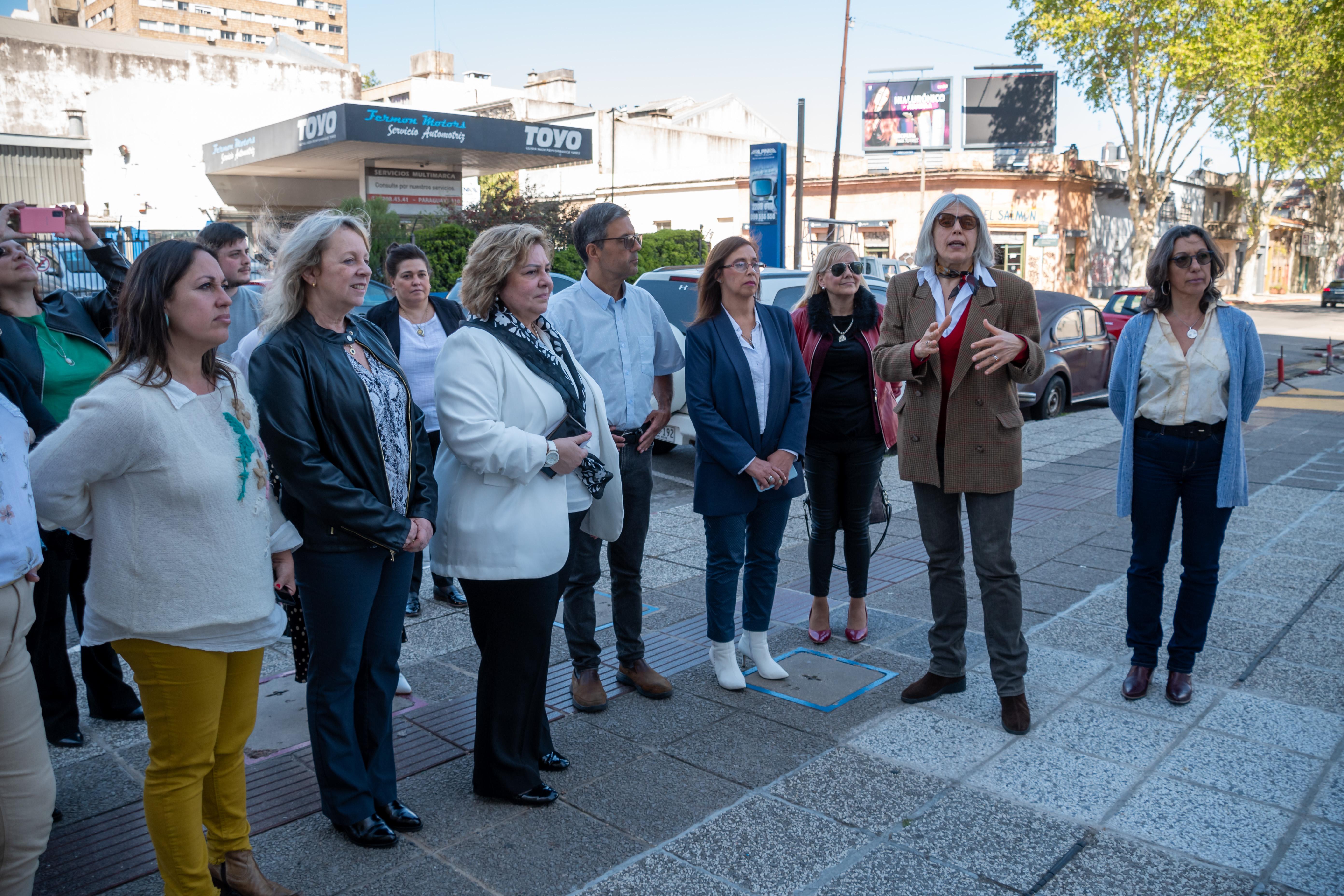 La nueva versión de la Fotogalería ubicada al frente del Palacio de la Luz, ilustra el complejo arquitectónico, industrial y administrativo de la empresa.