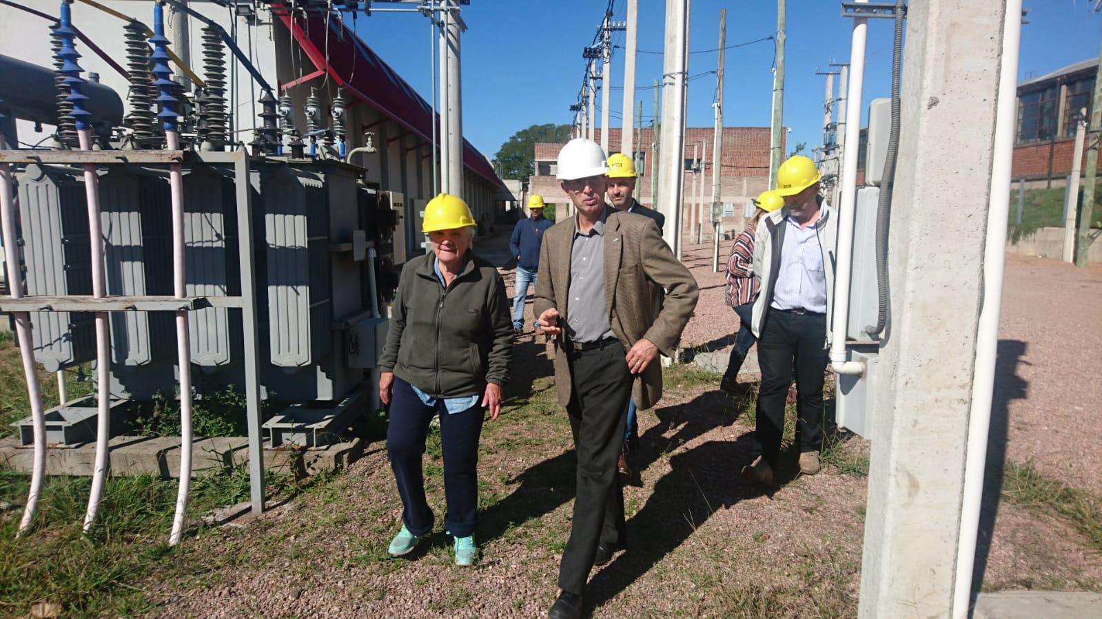 Vicepresidenta de la República y Presidente de UTE en Centro Capacitación Norte de UTE