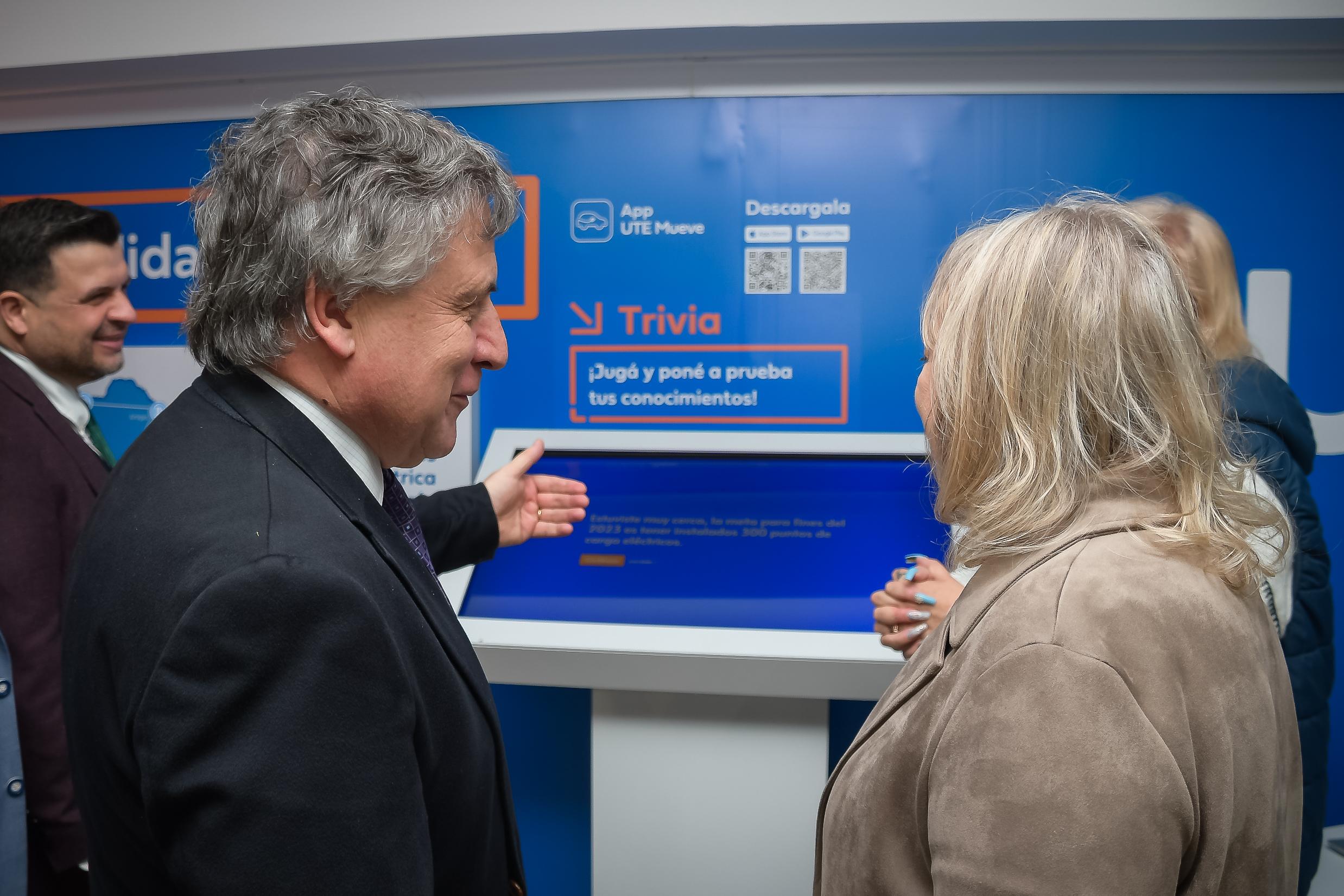 El Directorio de UTE en pleno inauguró oficialmente el Stand con el que la empresa participa en la Expo Prado 2023. 