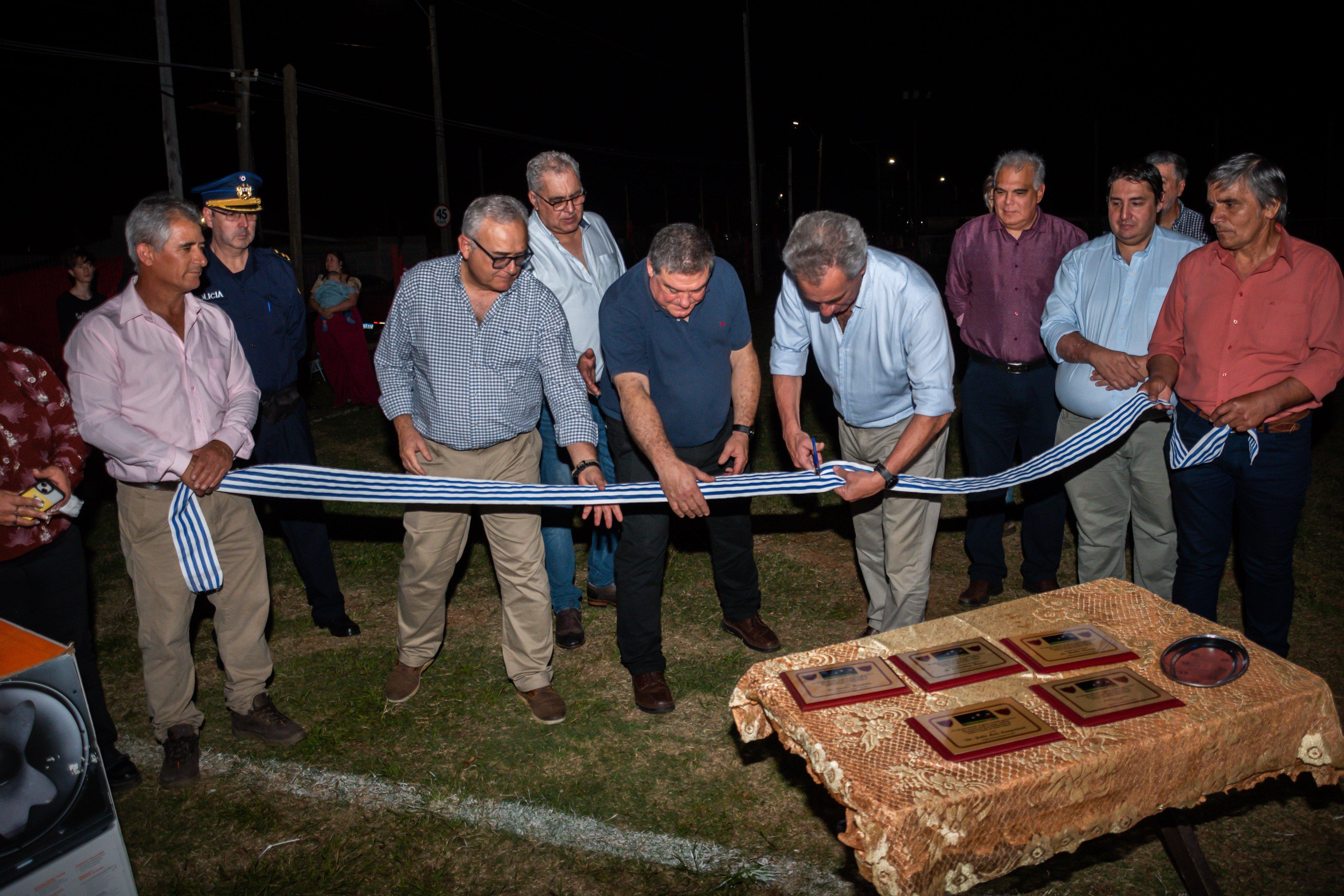 Inauguración de la red lumínica de la cancha de Misiones F.C. del departamento de Artigas