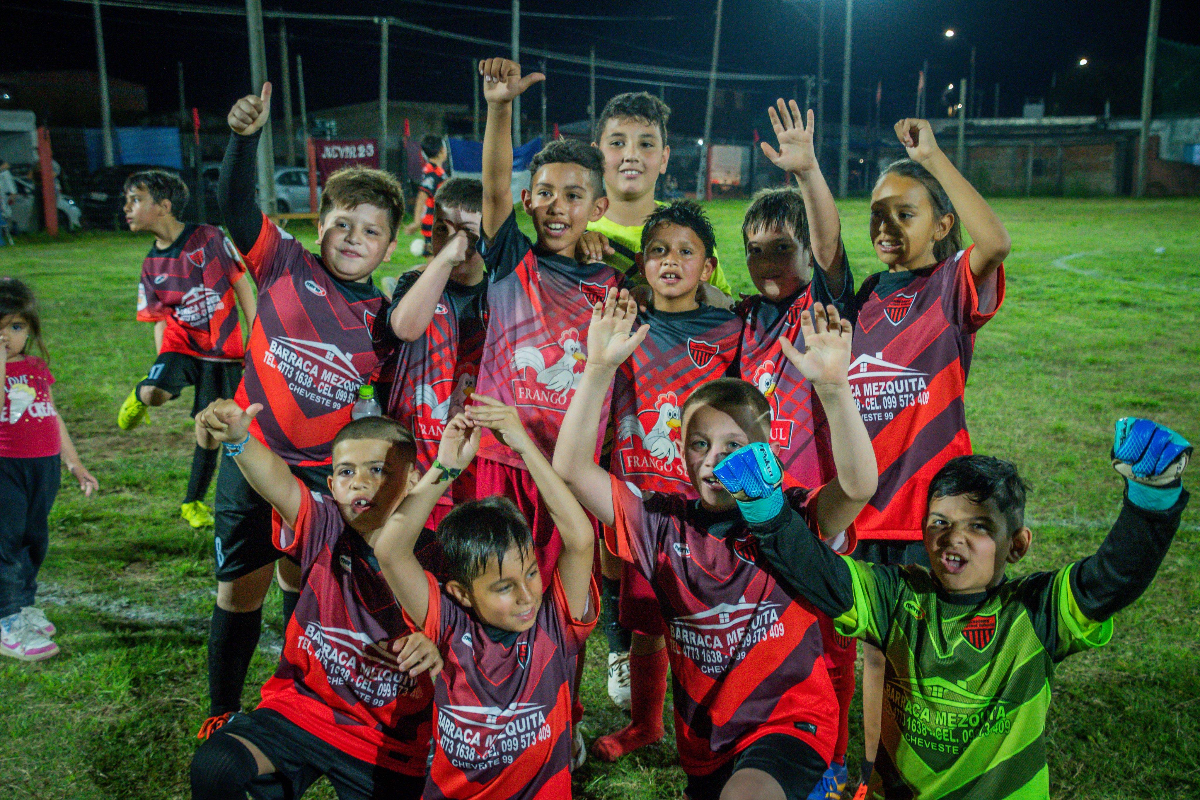 Inauguración de la red lumínica de la cancha de Misiones F.C. del departamento de Artigas