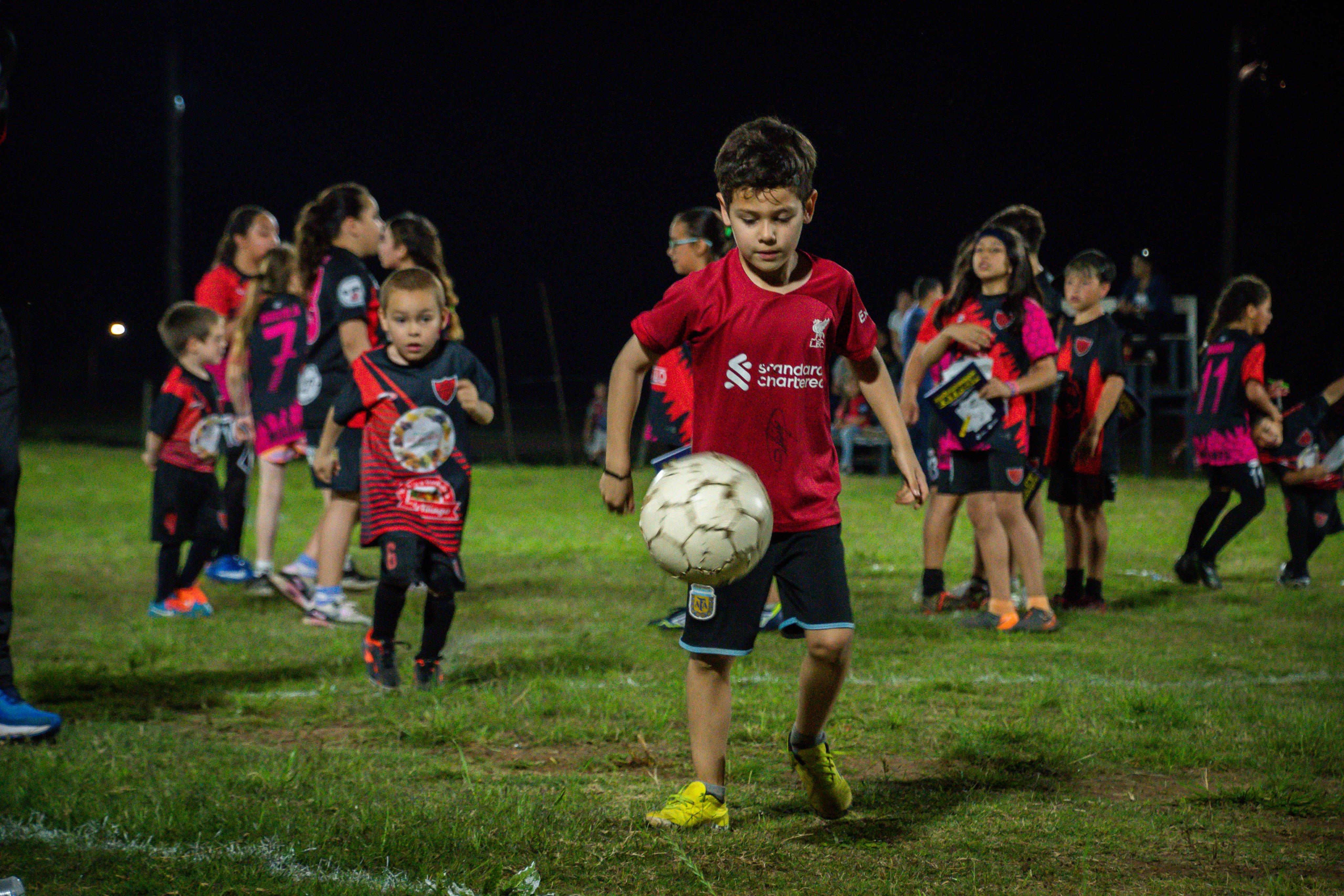 Inauguración de la red lumínica de la cancha de Misiones F.C. del departamento de Artigas