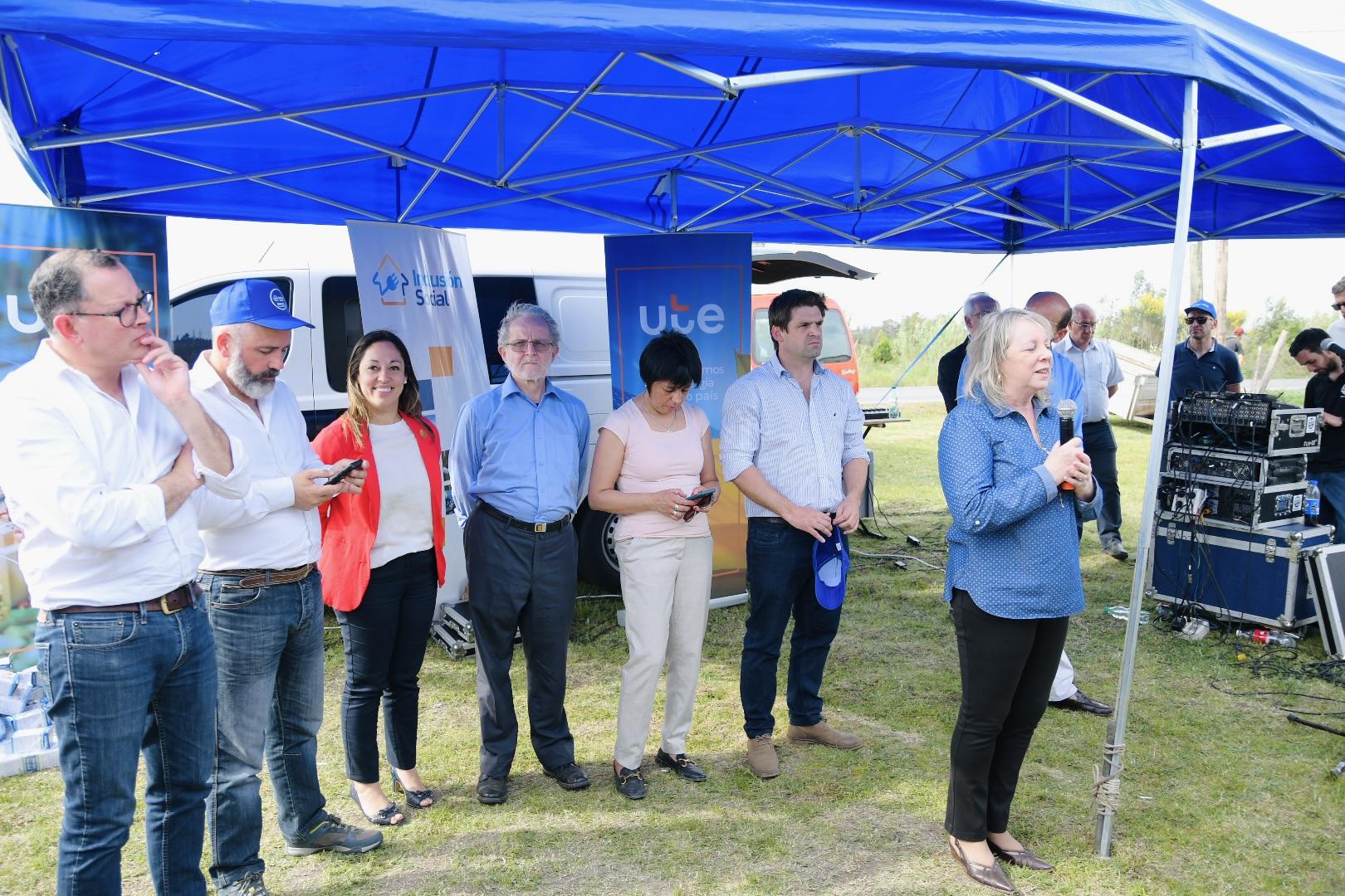 Presidenta Emaldi en barrio El Talar