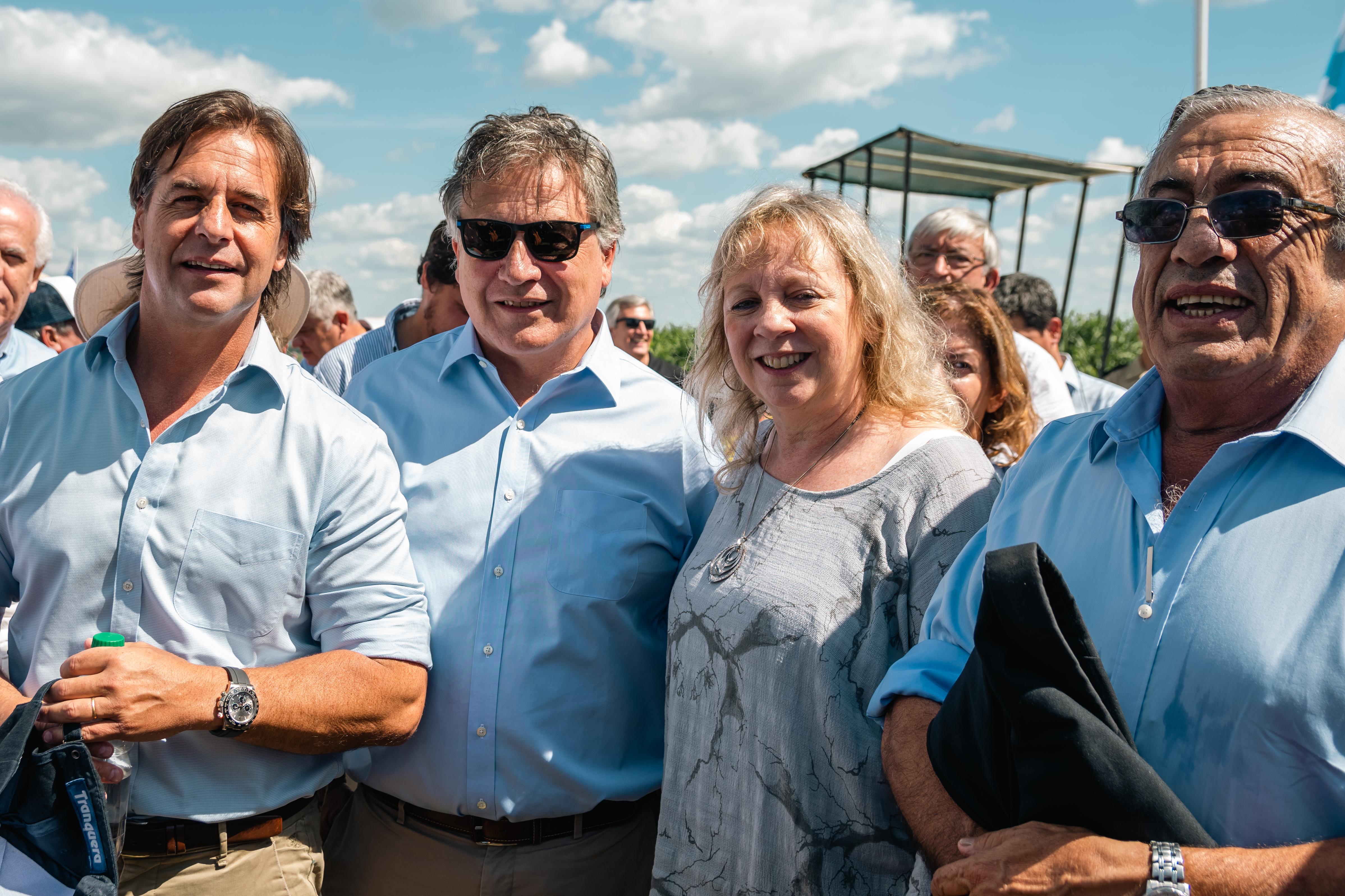 Presidente Luis Lacalle Pou, ministro Omar Paganini, presidenta de UTE Silvia Emaldi e intendente Omar Lafluf