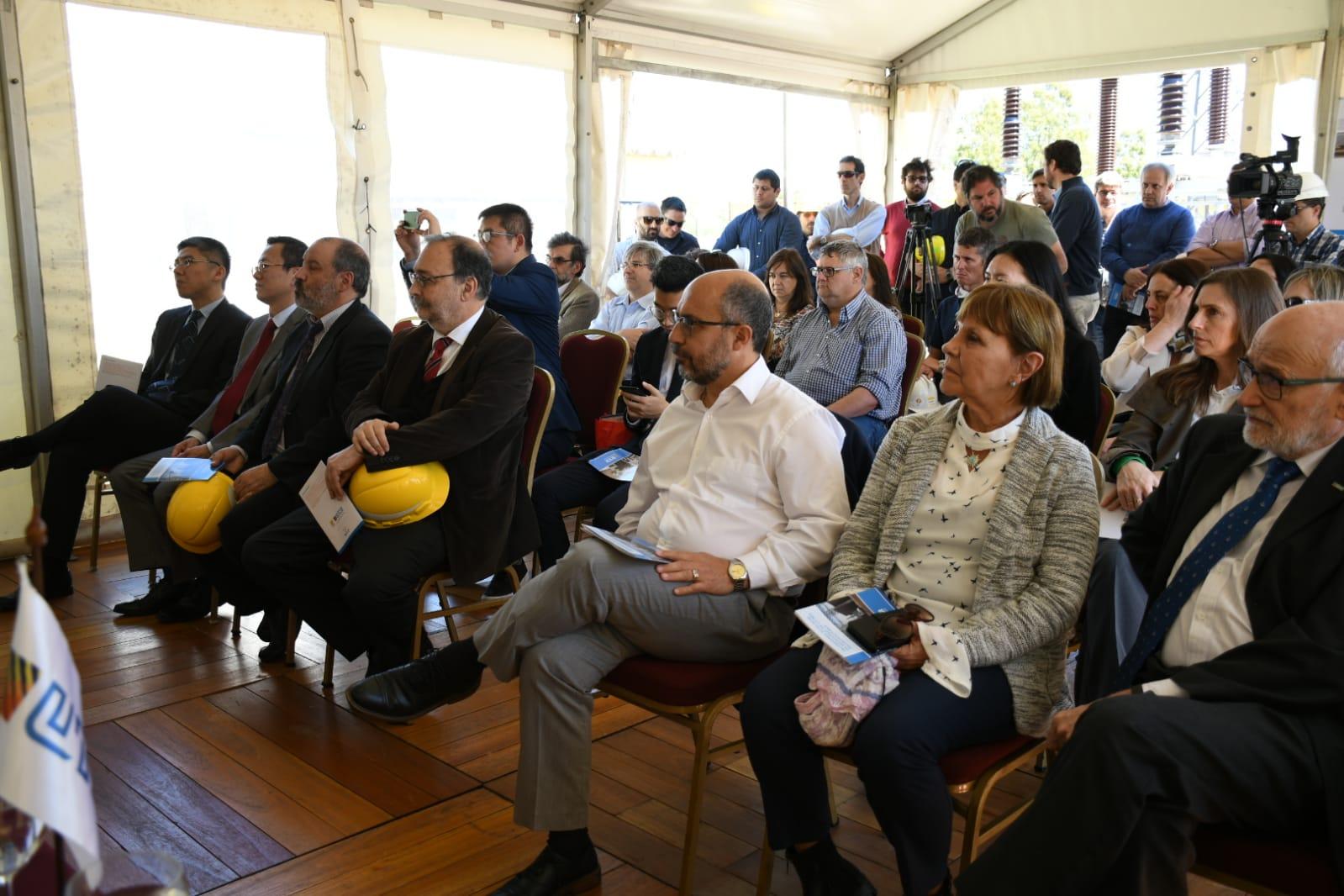 El acto de inauguración congregó a autoridades y funcionarios de UTE