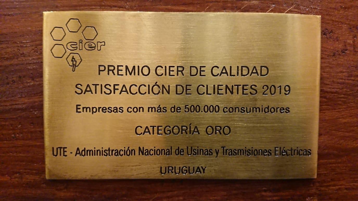 Placa CATEGORÍA ORO, PREMIO CIER DE CALIDAD SATISFACCIÓN DE CLIENTES 2019