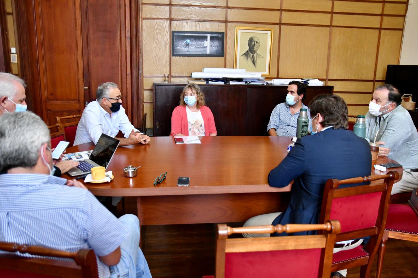 Reunión de autoridades de UTE e Intendencia de Rocha