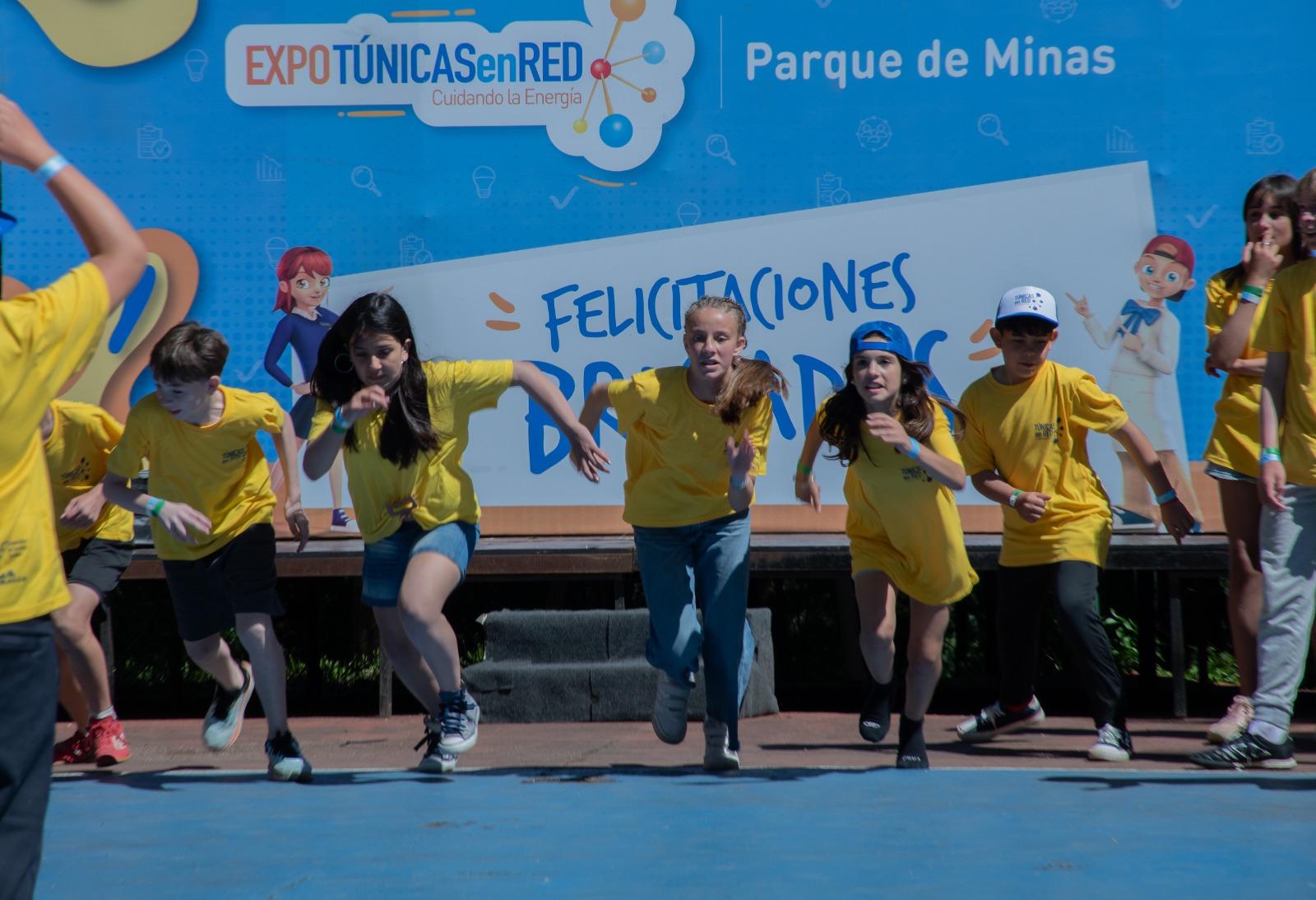 Túnicas en Red celebró su 10ª. edición con la alegría de escolares de todo el país