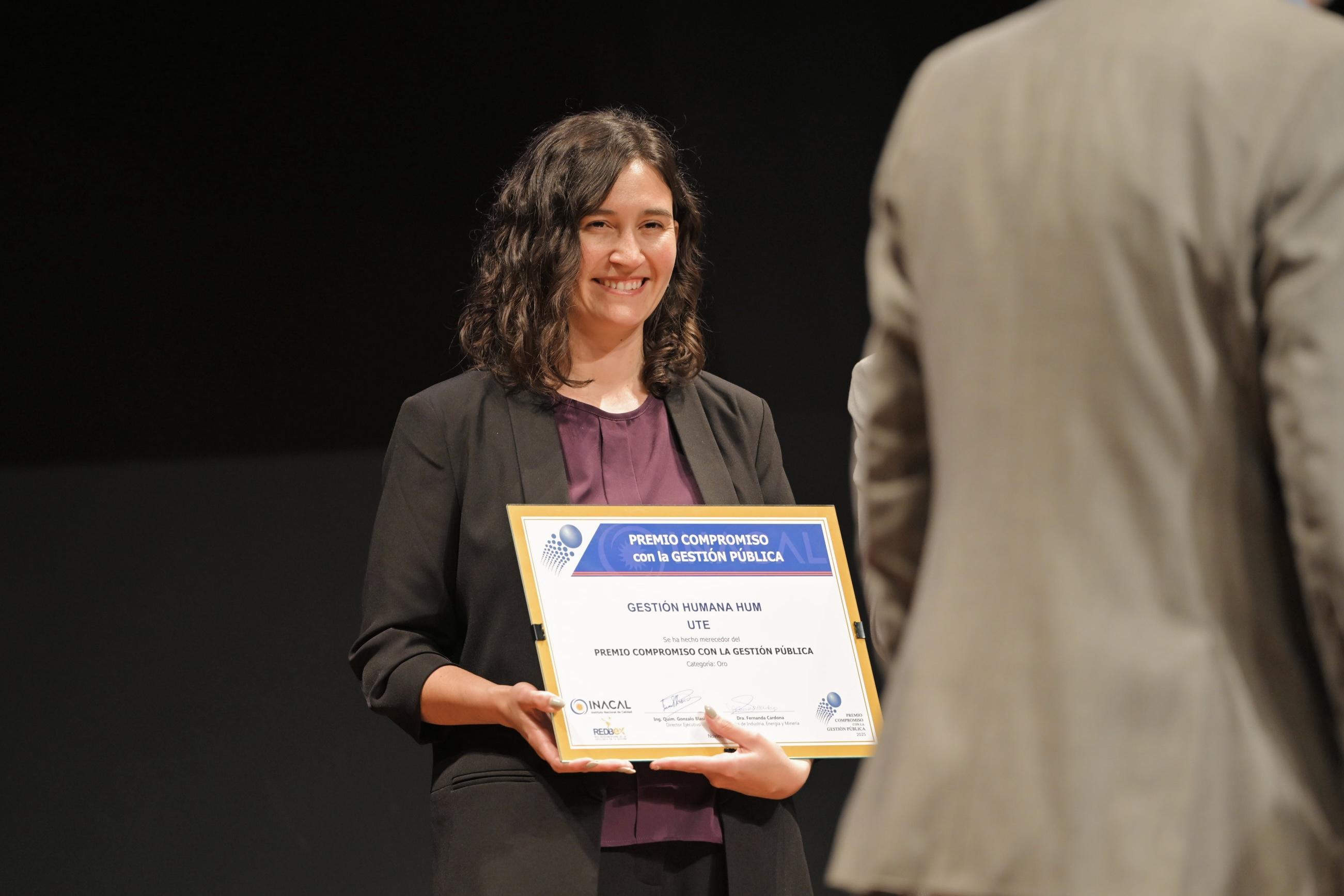UTE recibió de INACAL el Premio Oro en la categoría Compromiso con la Gestión Pública y una Mención en Equidad de Género