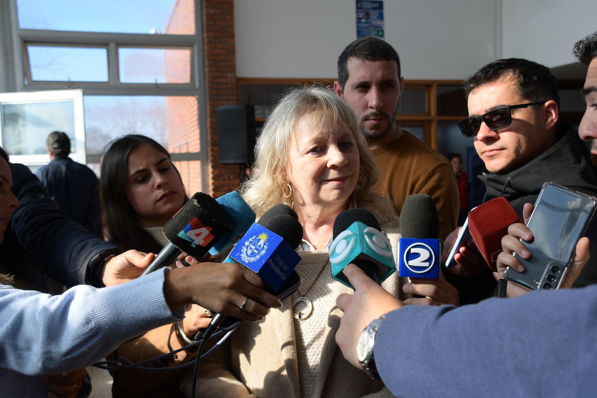 La intendencia de Maldonado inauguró la puesta en marcha de 10 Plantas Fotovoltaicas en el departamento y la instalación de tres Bombas de Calor en el Centro Deportivo Municipal Carolino (CEDEMCAR).