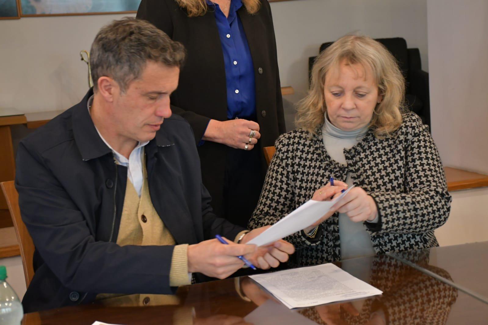 Intendente de Lavalleja Mario García y Silvia Emaldi presidenta de UTE