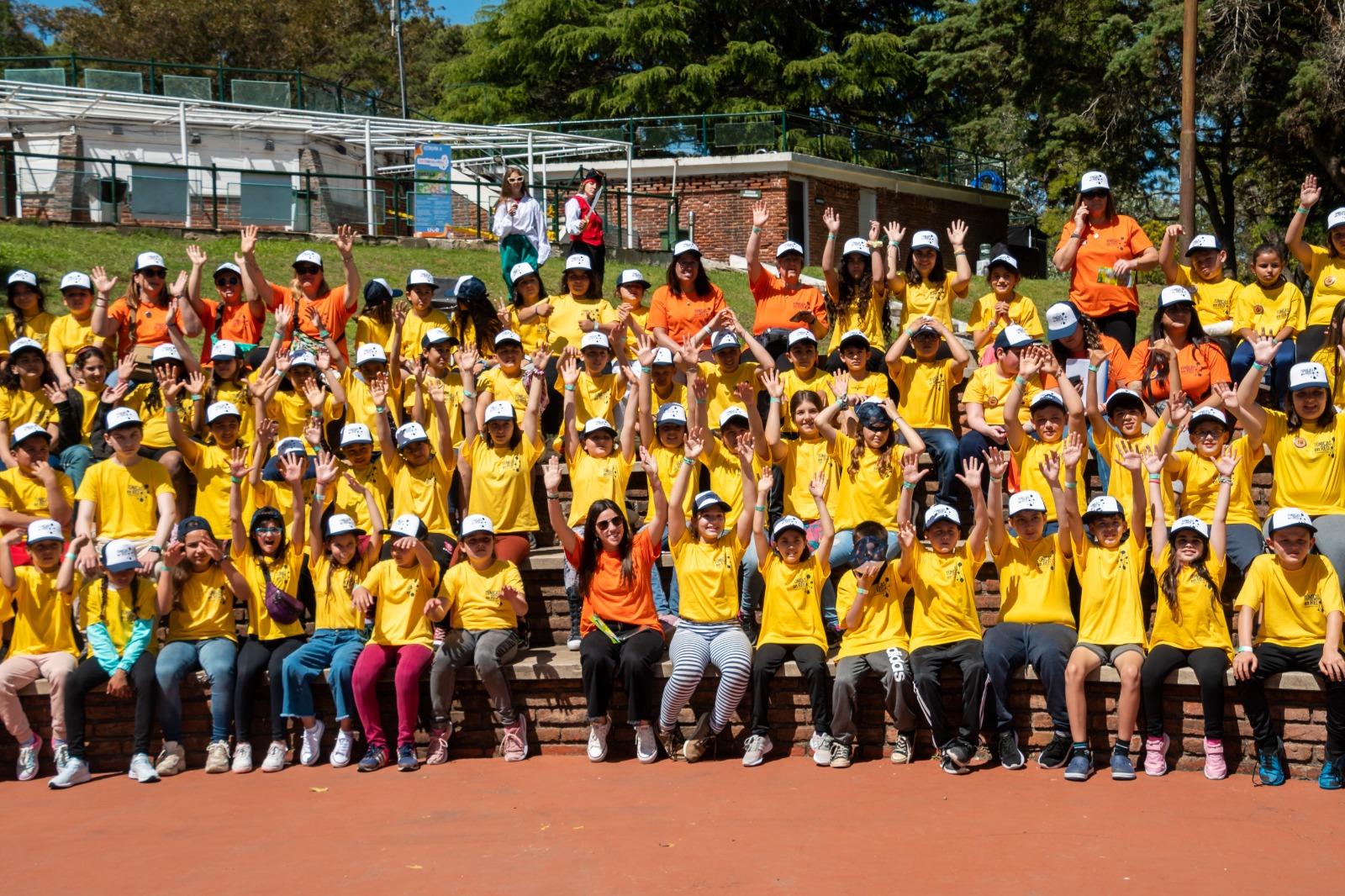 Otros grupos de niños participantes de la Expo Túnicas