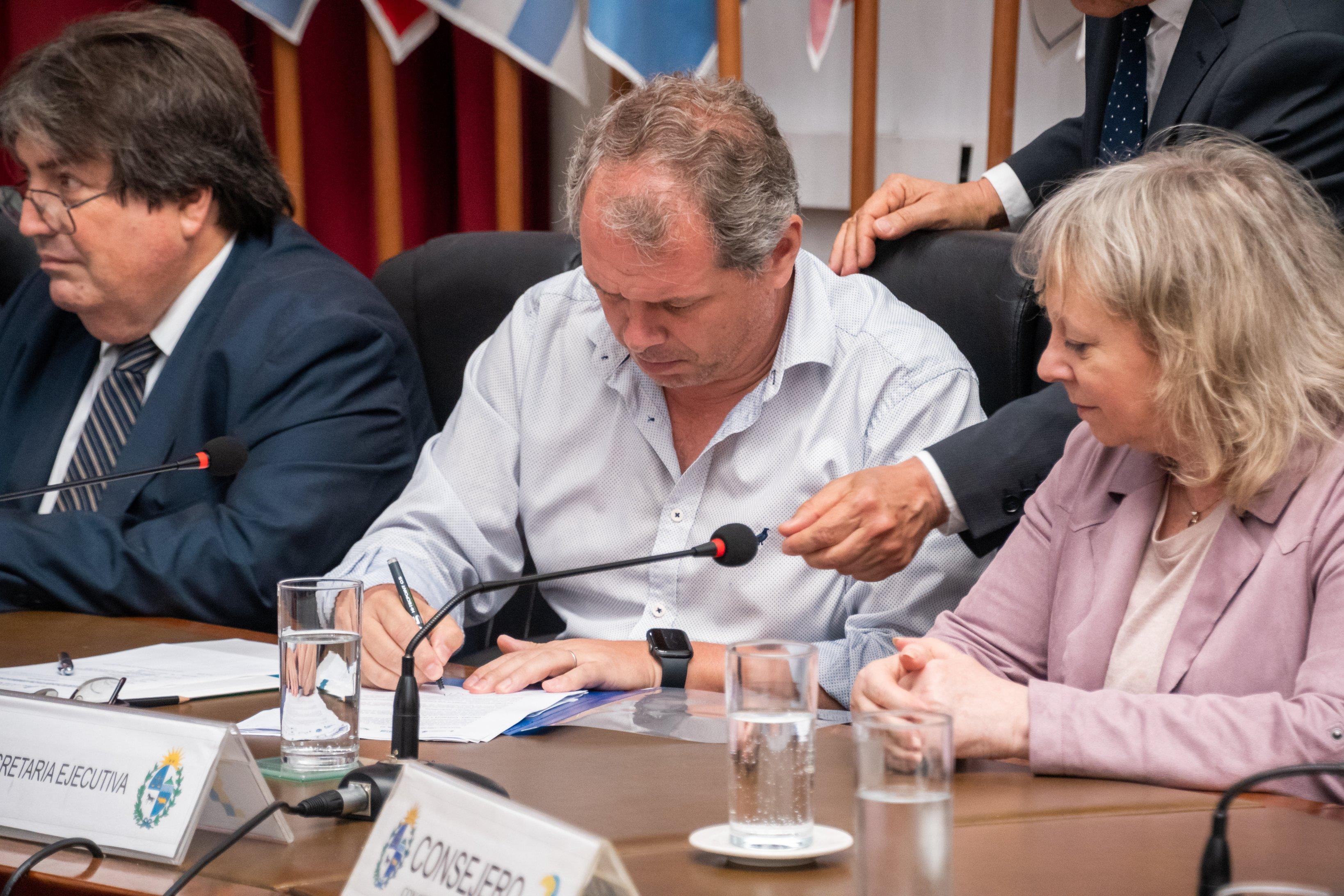  Presidente del CNI, Guillermo López y presidenta de UTE Silvia Emaldi