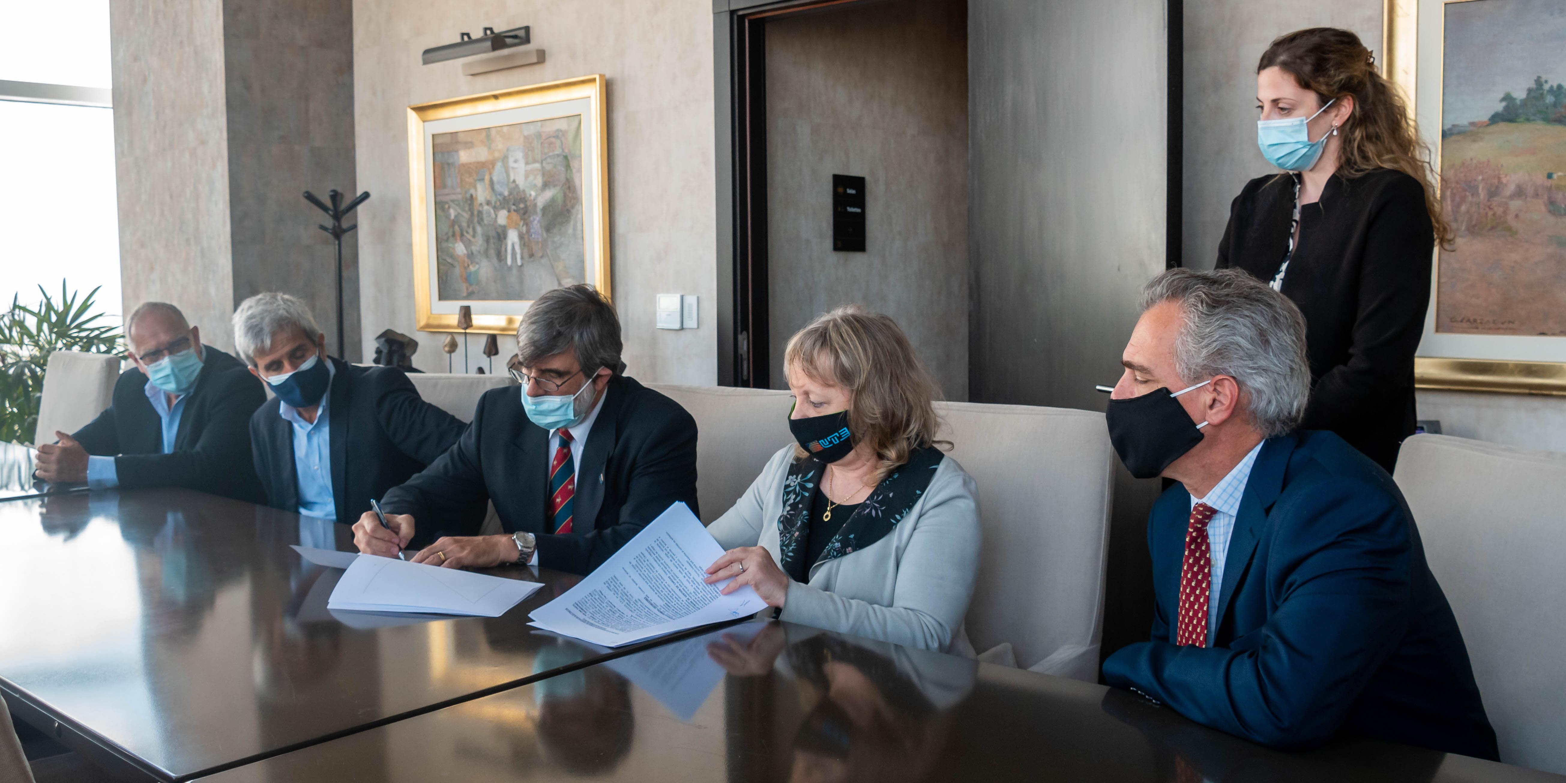 UTE y World Trade Center Montevideo firmaron un convenio para la instalación de cargadores para vehículos eléctricos