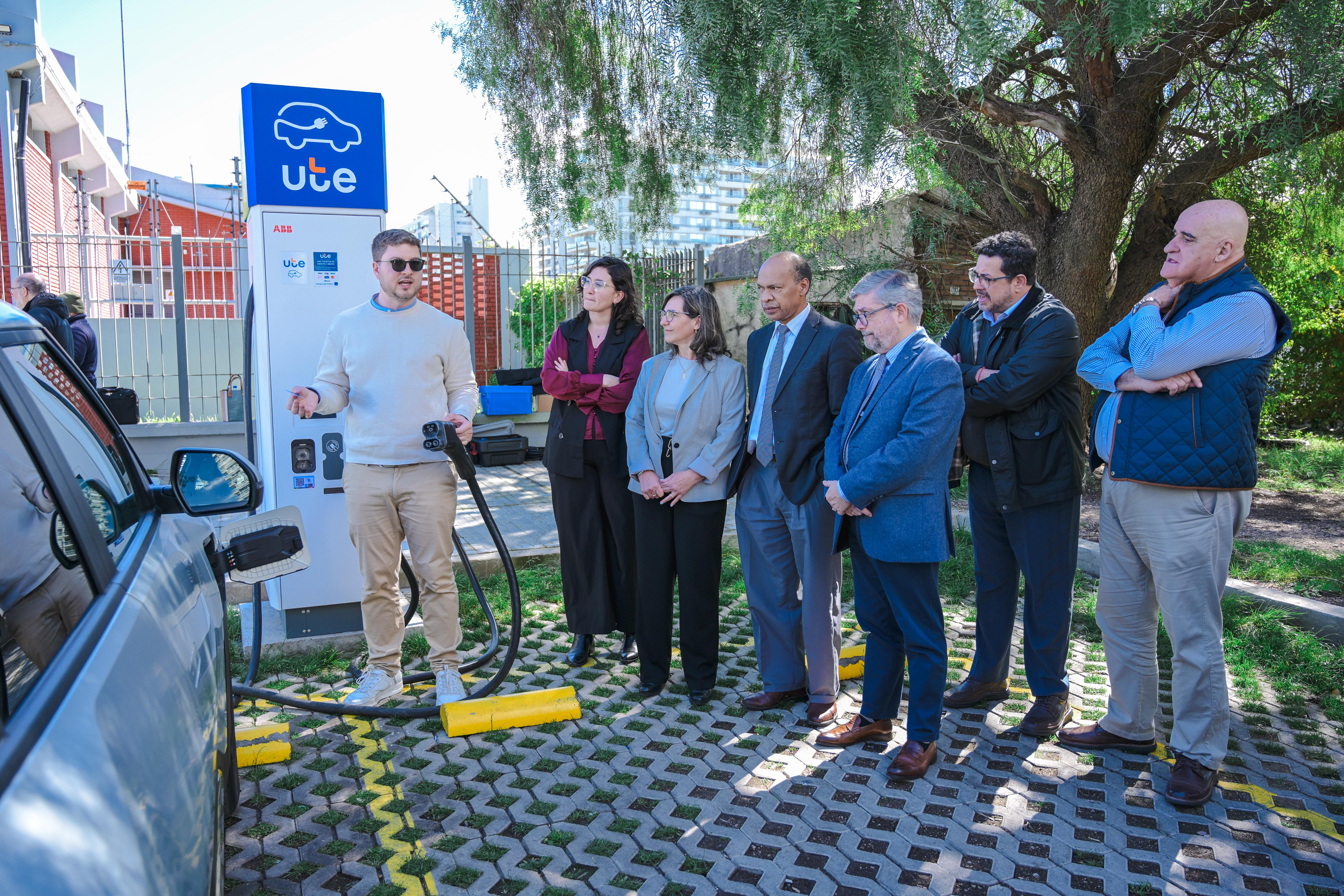 UTE inauguró Electrolinera en Malvín y amplía su red de carga pública para una movilidad sostenible