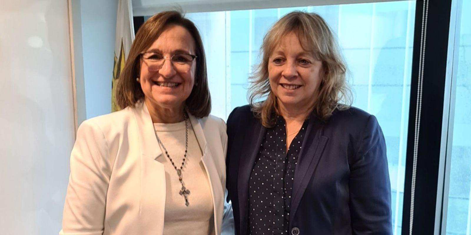 Presidenta de URSEA, Ing. Quím. Silvana Romero y Presidenta de UTE Ing. Silvia Emaldi