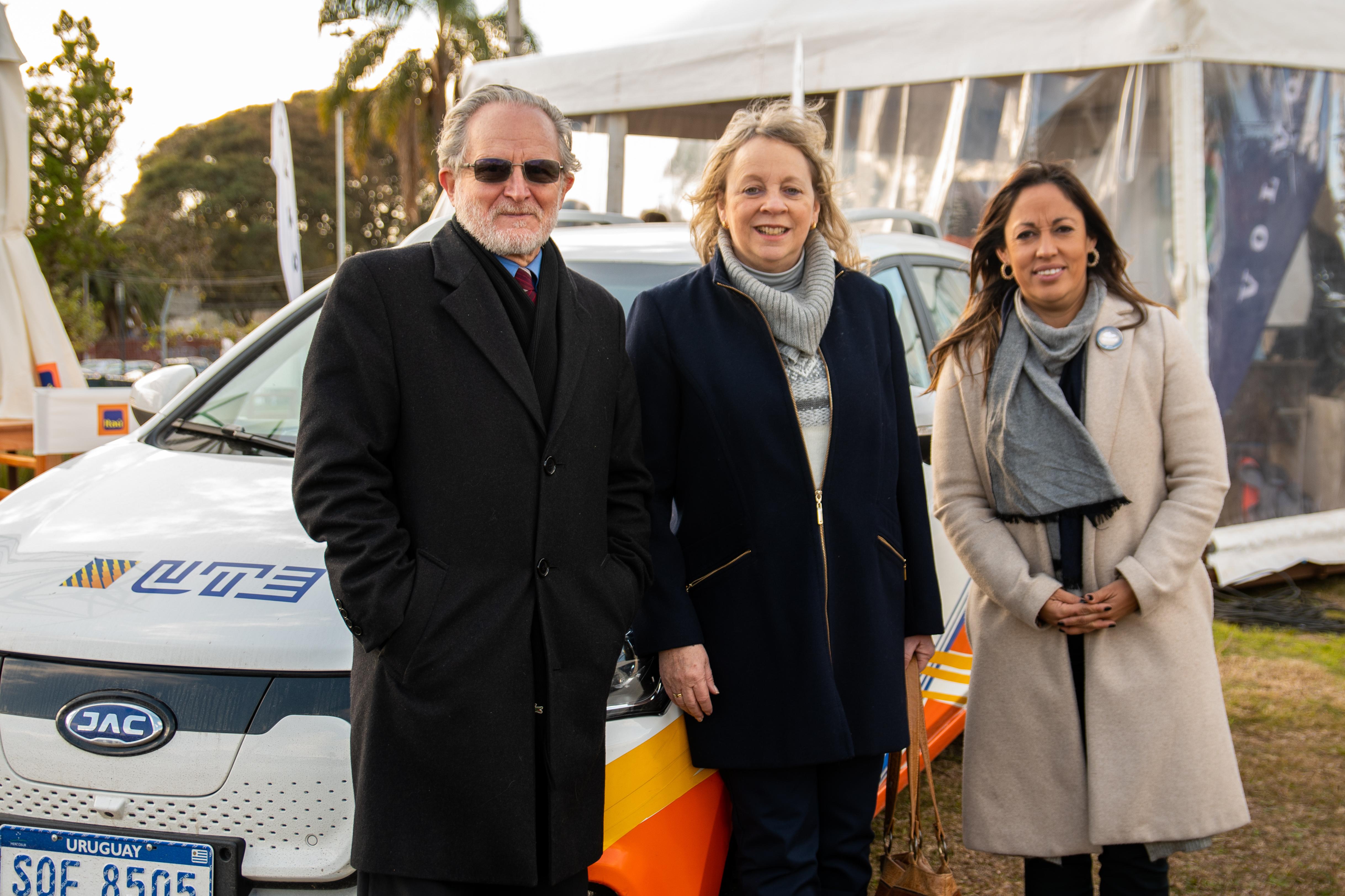 Enrique Pées Boz, Silvia Emaldi y Fernanda Cardona 