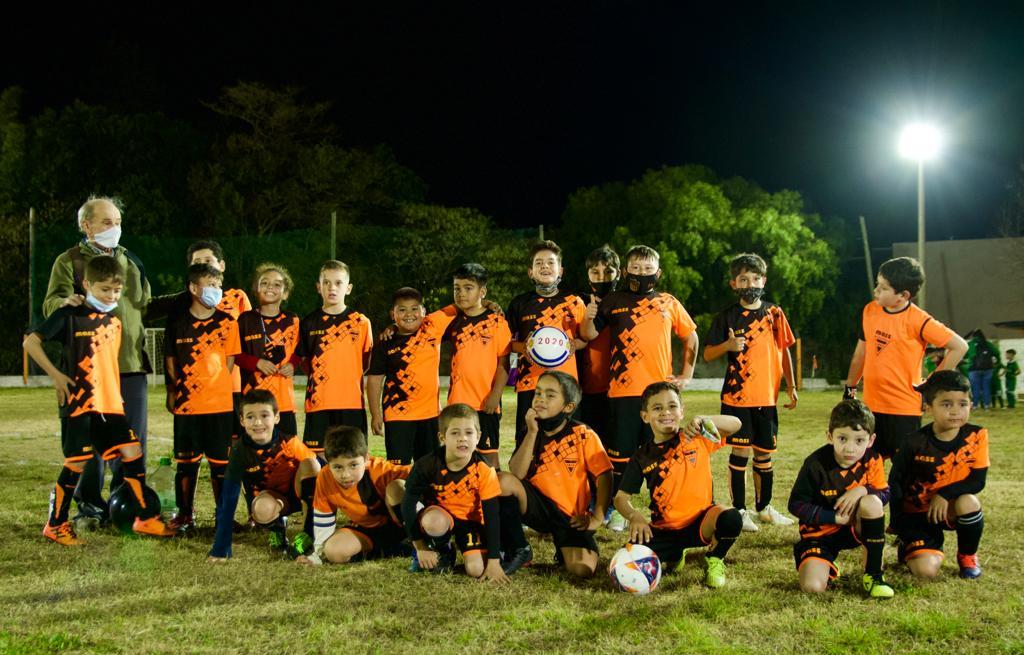 Inauguración de la red lumínica de la cancha del club de fútbol infantil Institución Atlética Sud América (Paysandú)