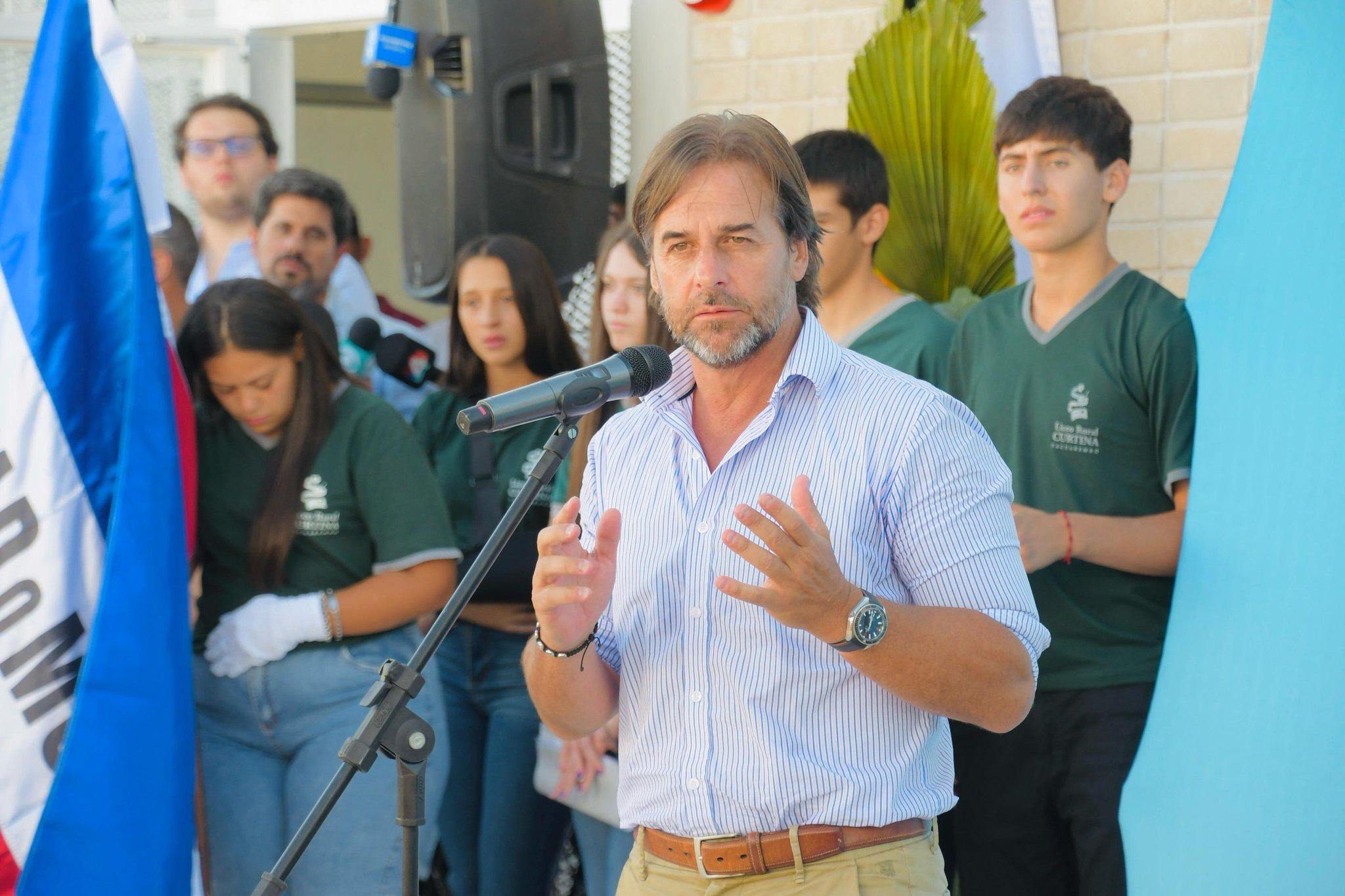 UTE presente en las inauguraciones de los liceos rurales de Tranqueras (Rivera) y Curtina (Tacuarembó). 