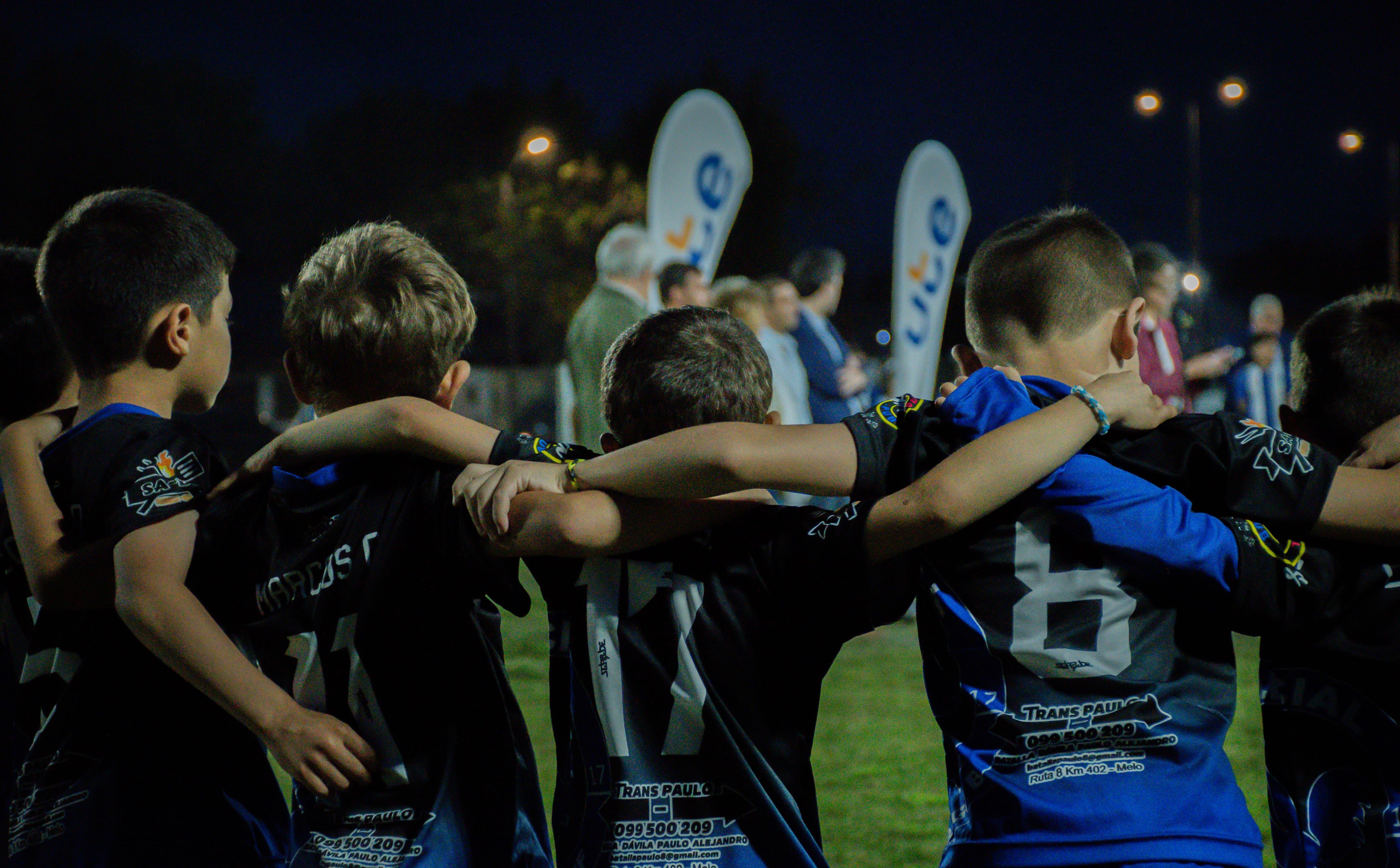 Club Continental de Melo se sumó a la iluminación eficiente de canchas deportivas