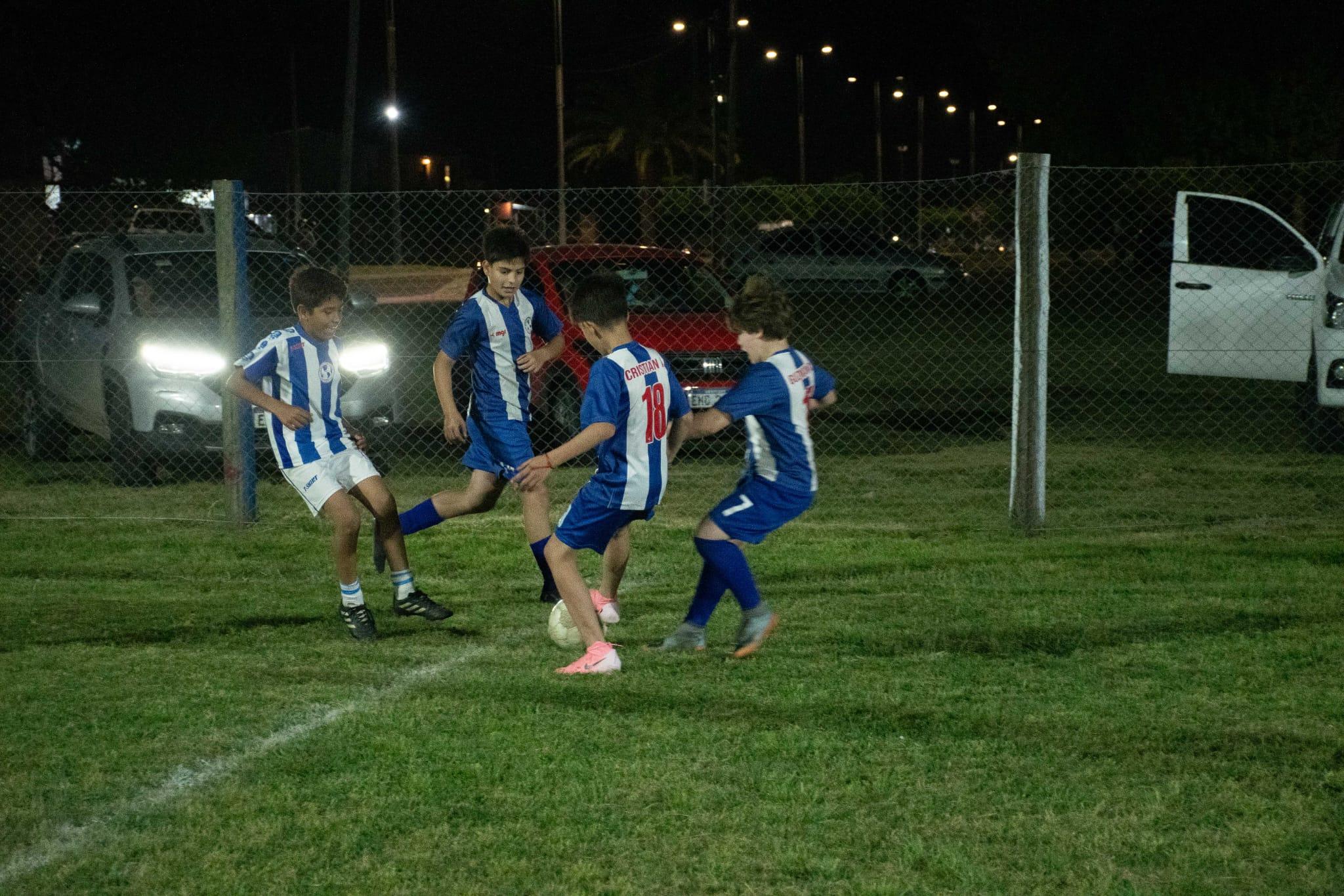 Club Continental de Melo se sumó a la iluminación eficiente de canchas deportivas