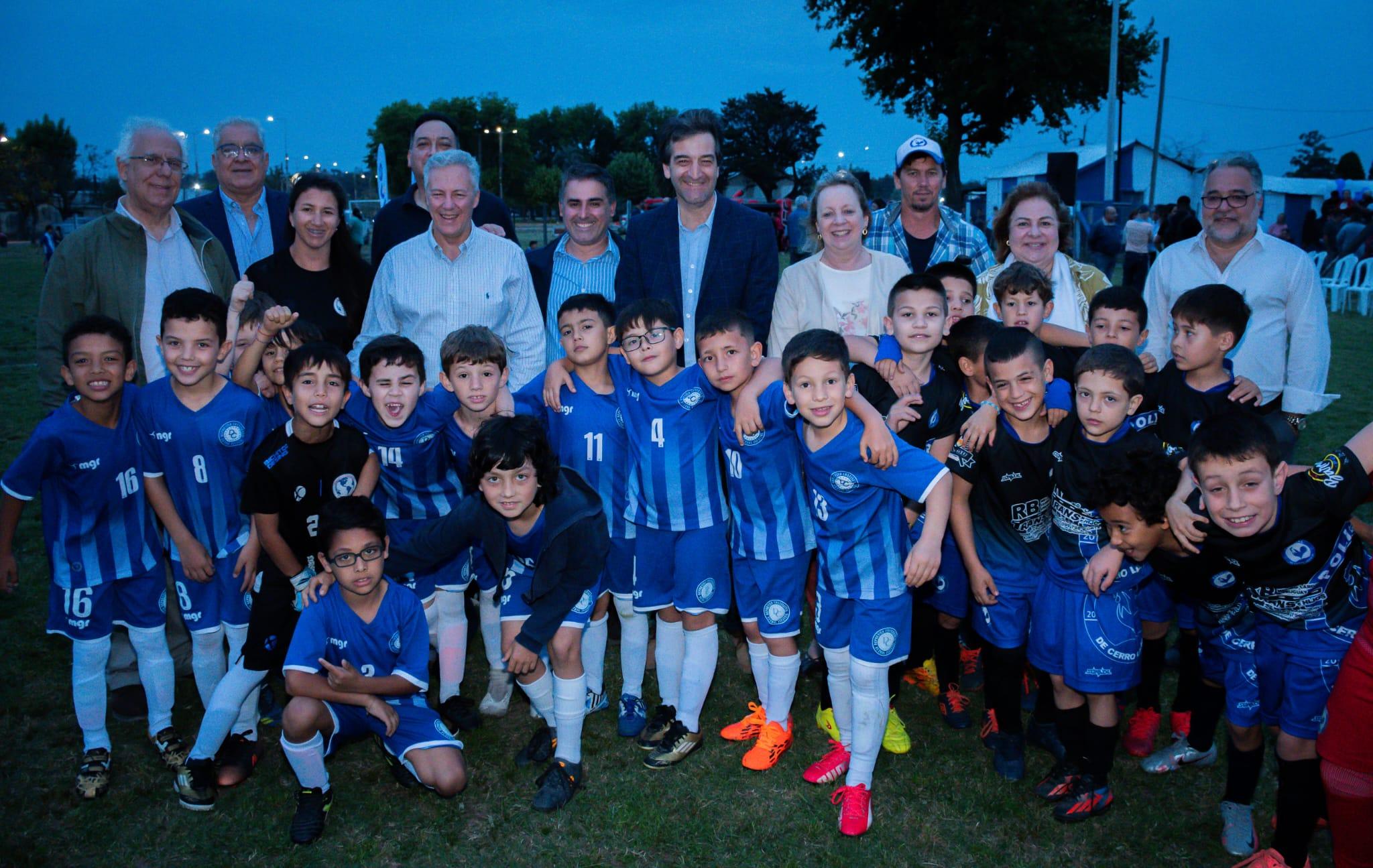 Club Continental de Melo se sumó a la iluminación eficiente de canchas deportivas