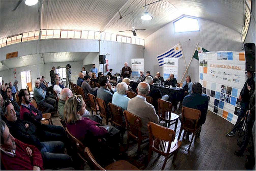 Otra vista del acto de inauguración de las obras de Electrificación Rural en Durazno