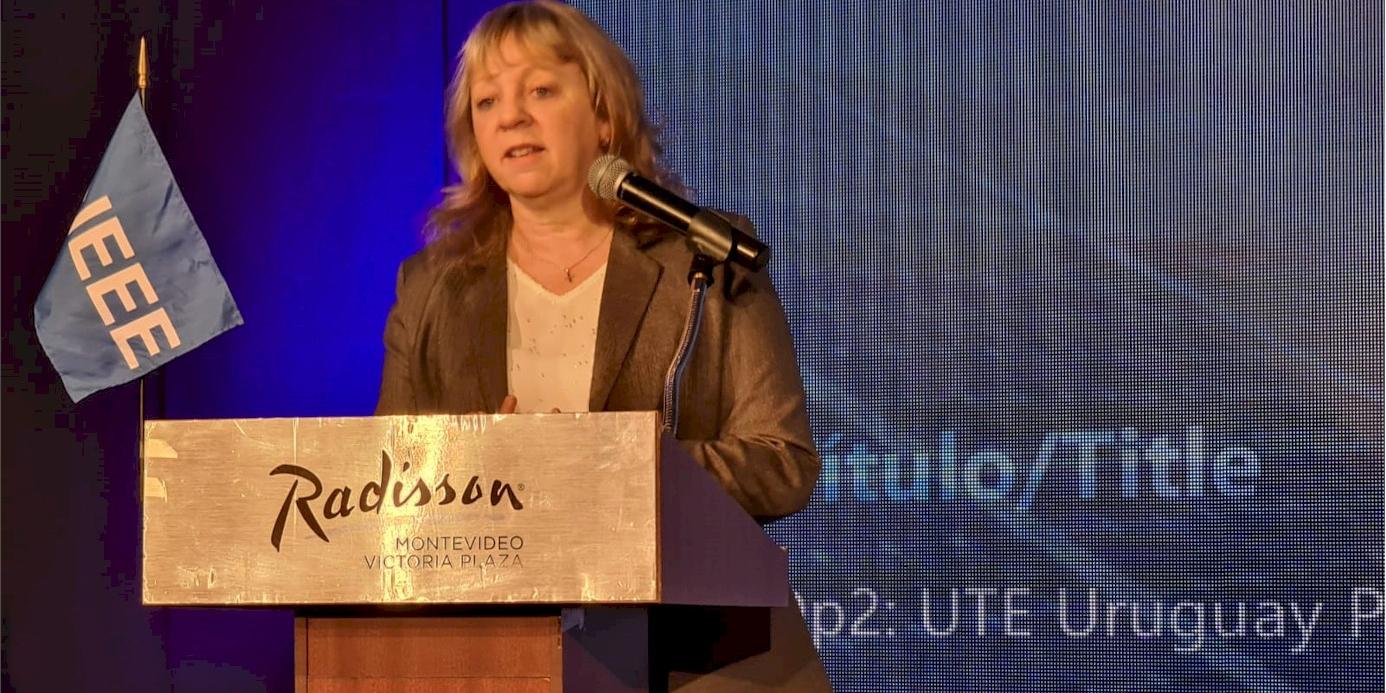 Presidenta de UTE exponiendo en Congreso Anual del Instituto de Ingeniería Eléctrica y Electrónica (IEEE)